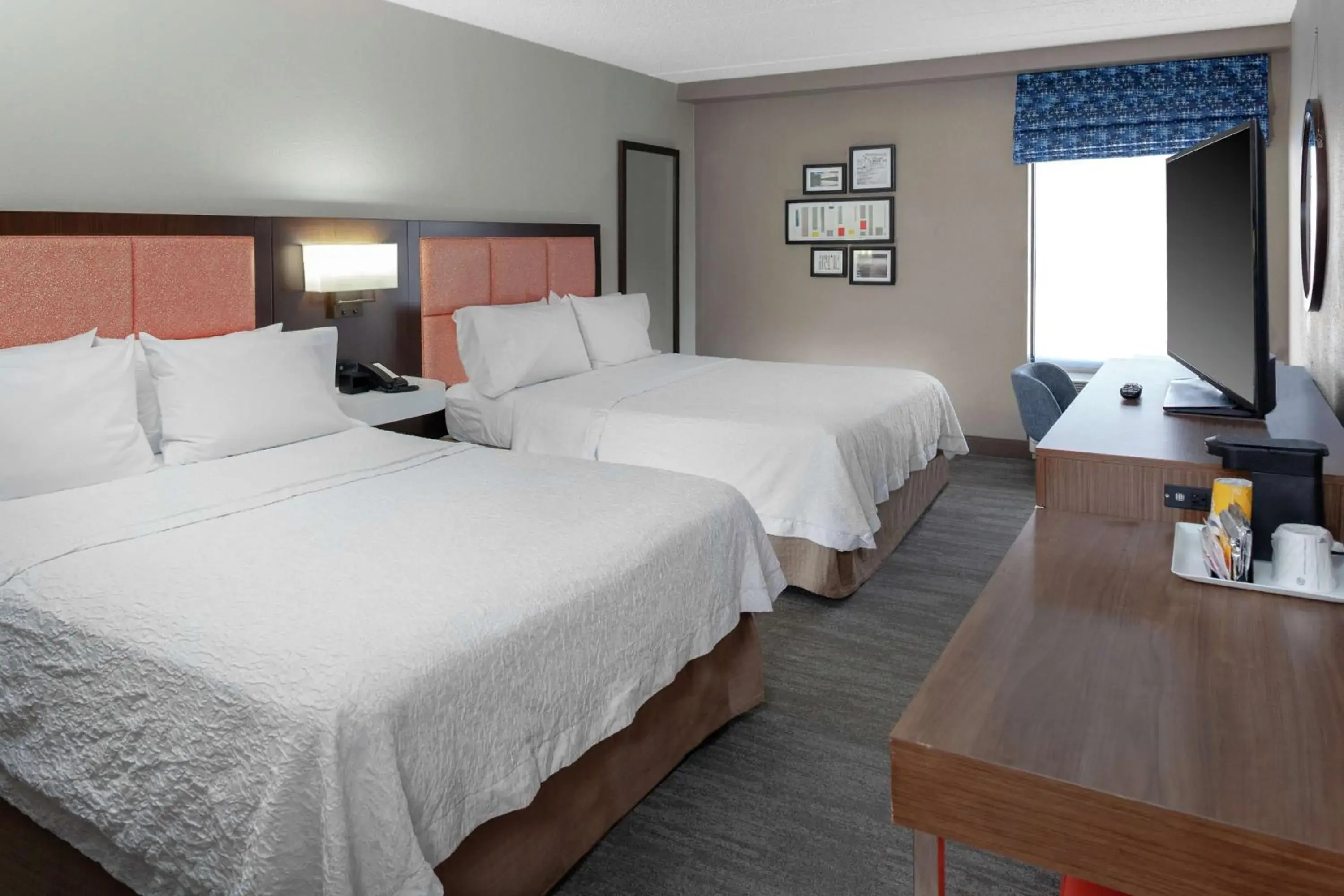 Bedroom, Bed in Hampton Inn Woodbridge Bedroom, Bed in Hampton Inn Woodbridge