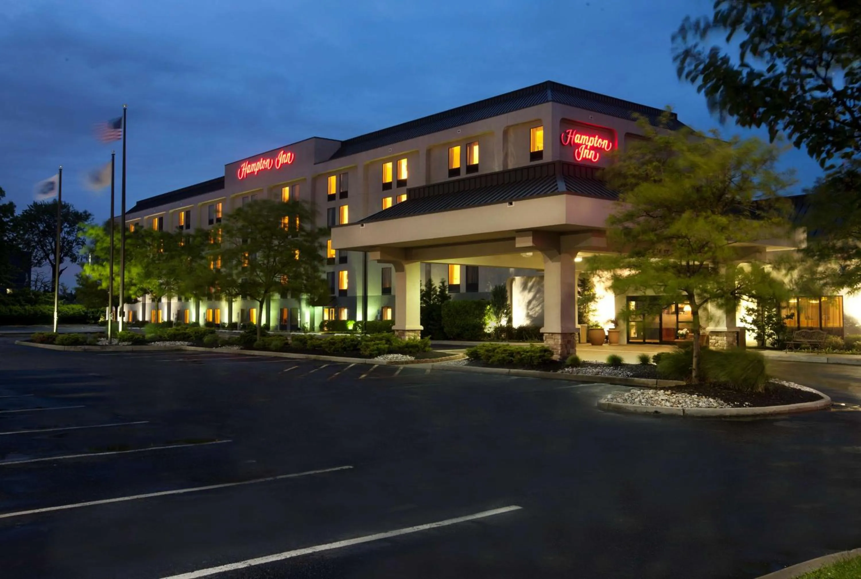 Property building in Hampton Inn Woodbridge