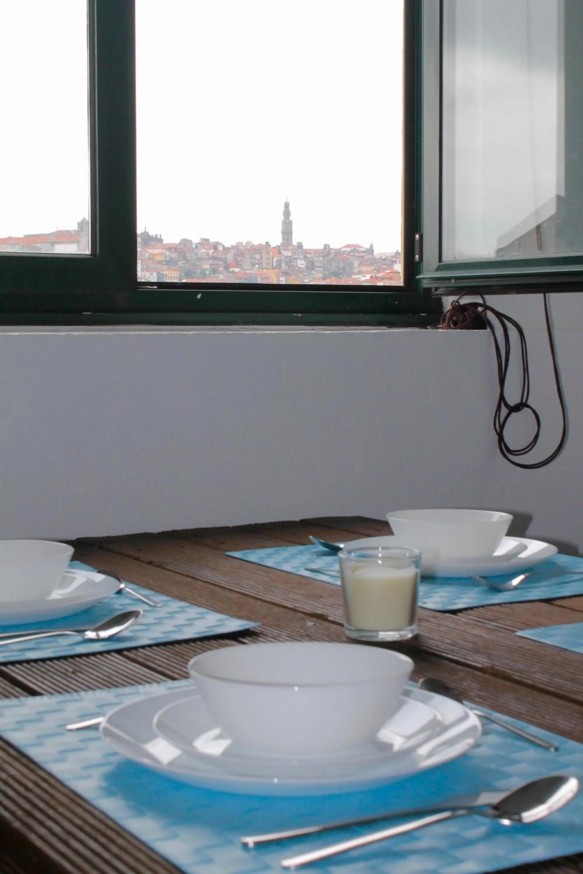 Dining area in Douro Surf Hostel