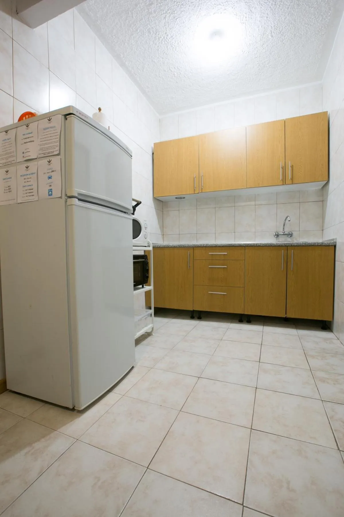 Kitchen or kitchenette in Douro Surf Hostel