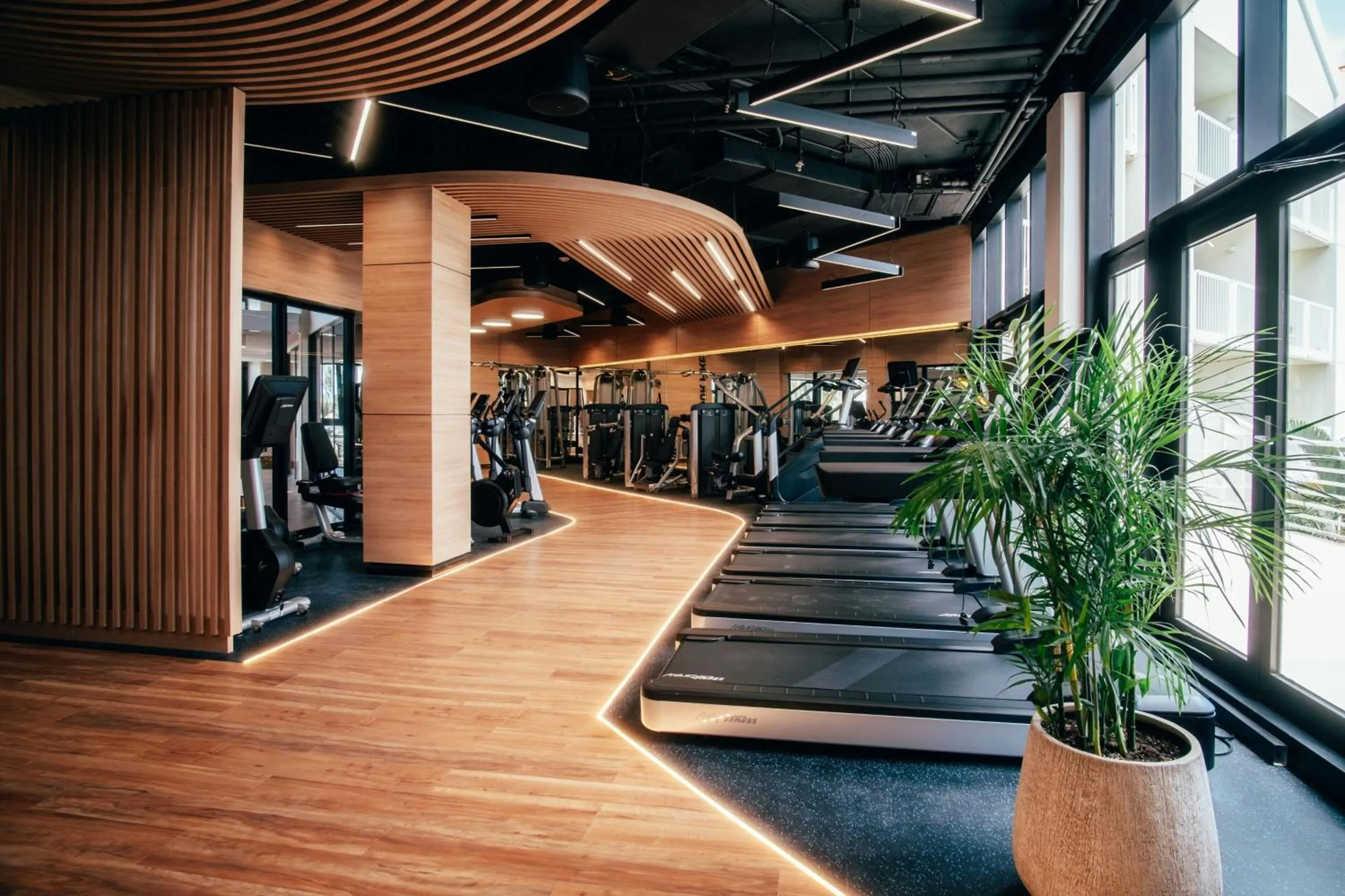 Fitness centre/facilities in Renaissance Wind Creek Aruba Resort