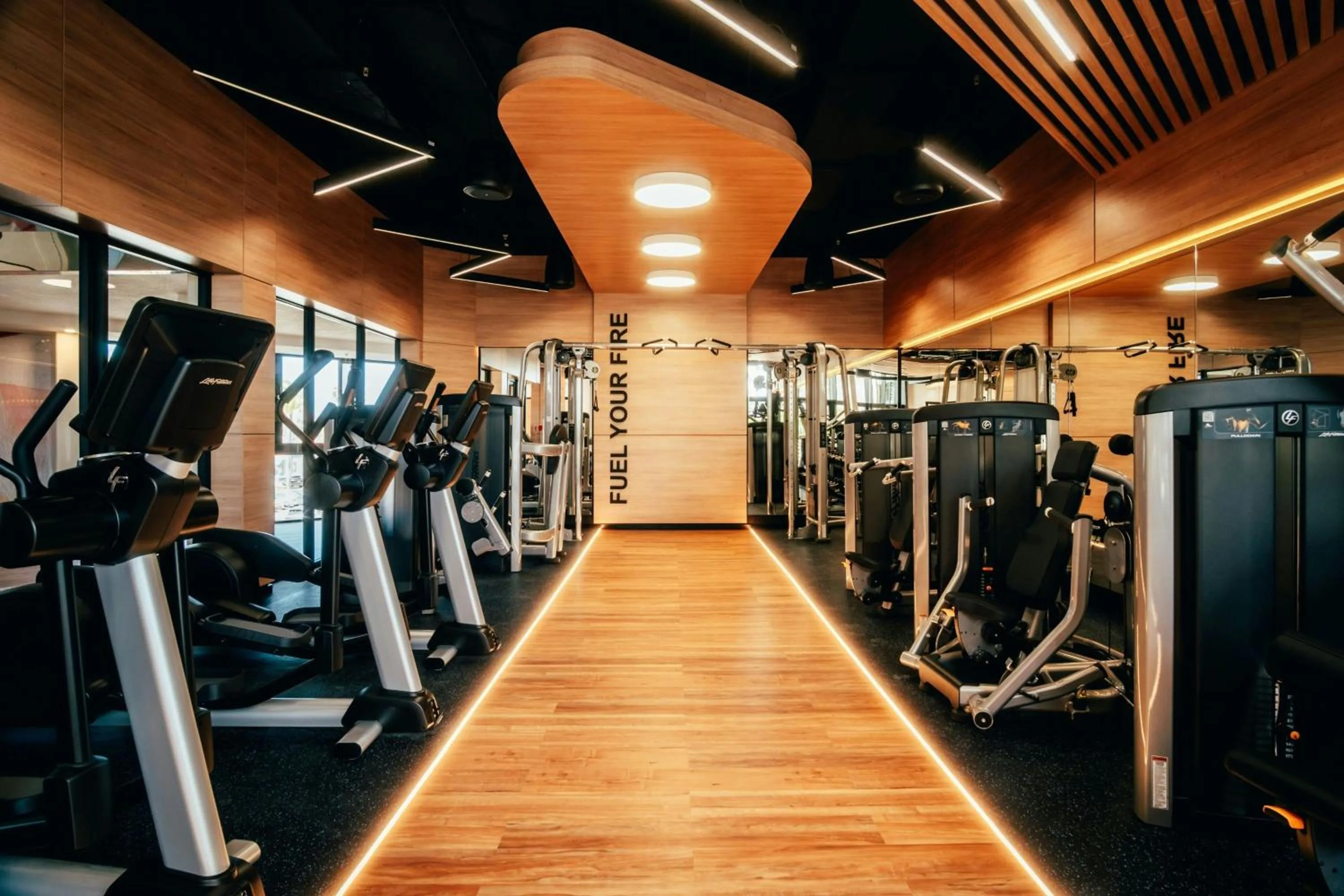 Fitness centre/facilities in Renaissance Wind Creek Aruba Resort