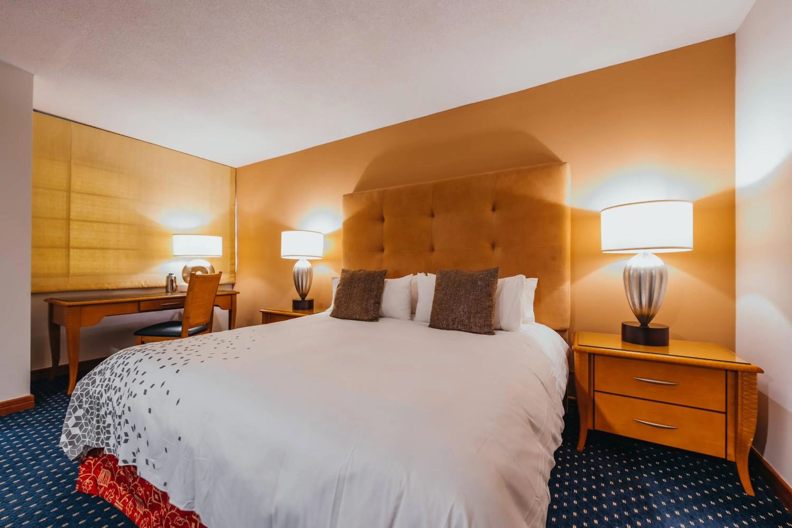 Bedroom, Bed in Renaissance Wind Creek Aruba Resort