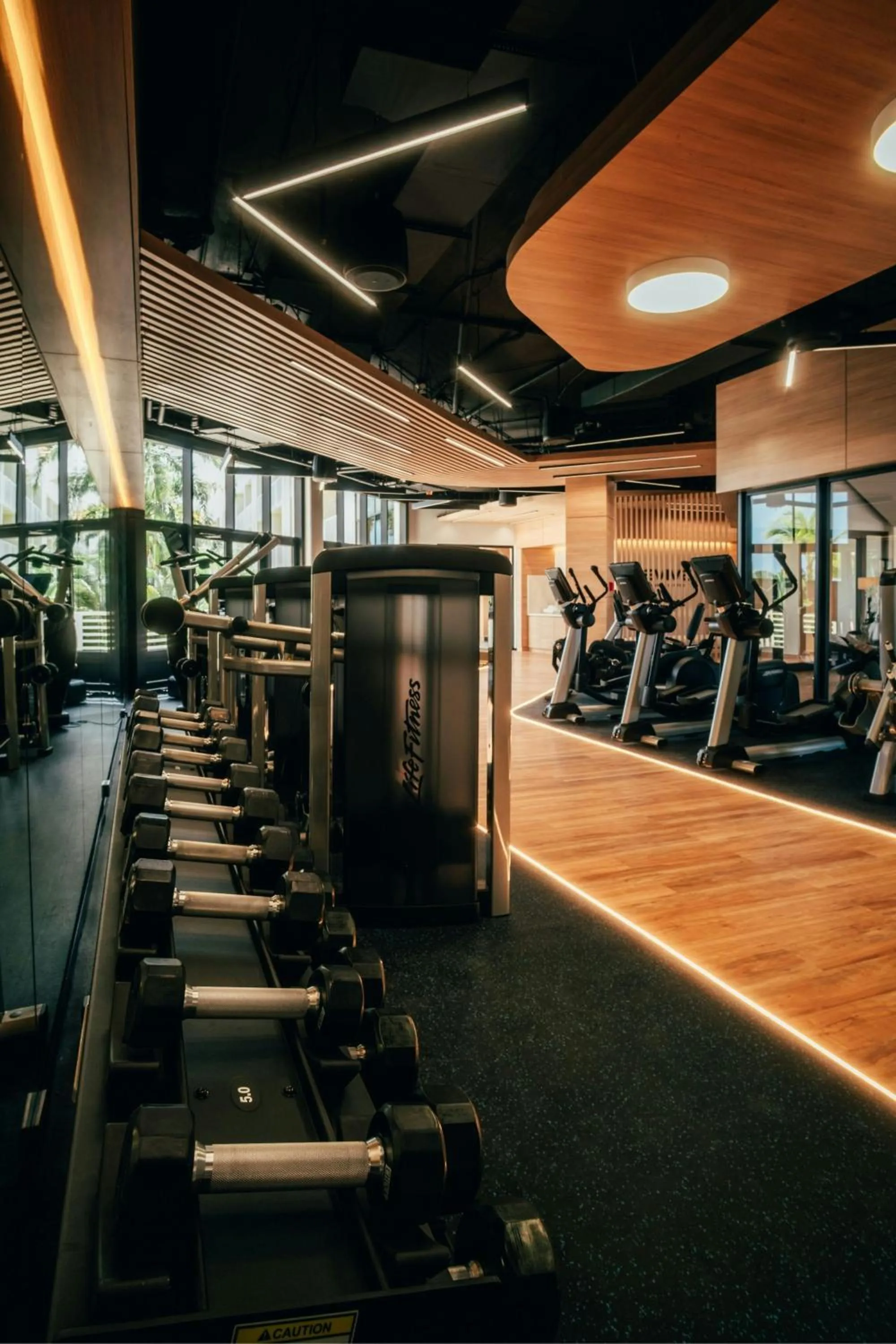 Fitness centre/facilities in Renaissance Wind Creek Aruba Resort