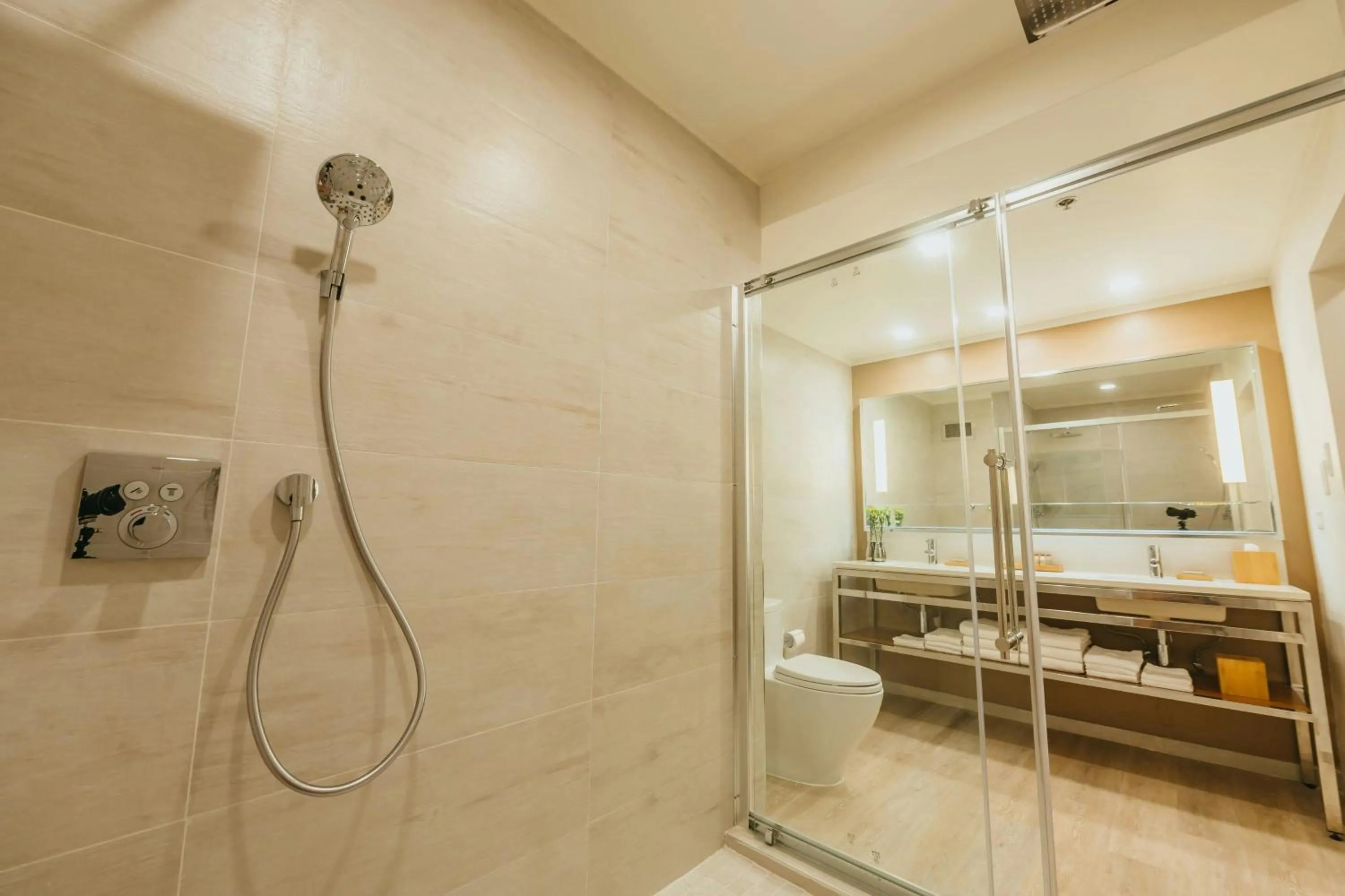 Bathroom in Renaissance Wind Creek Aruba Resort