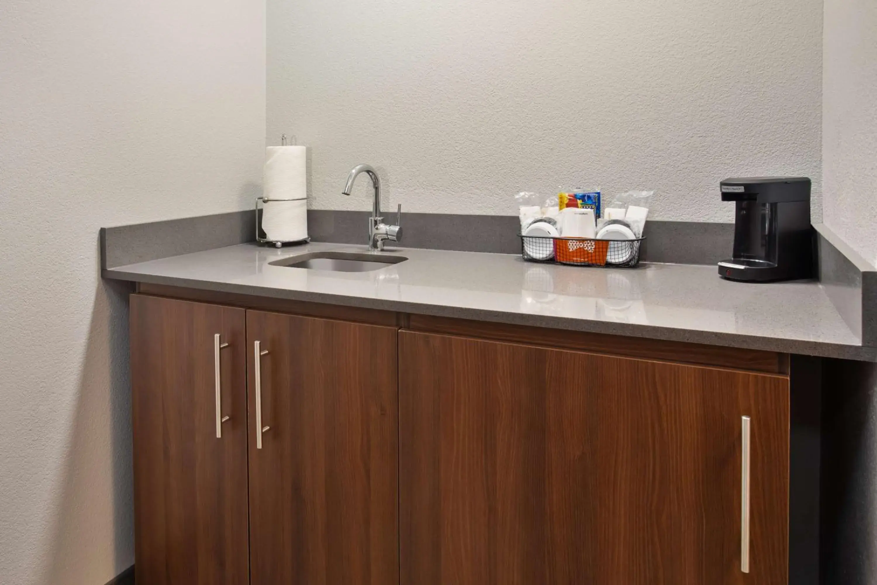 Photo of the whole room in Hampton Inn & Suites Tampa East Casino Area Photo of the whole room in Hampton Inn & Suites Tampa East Casino Area