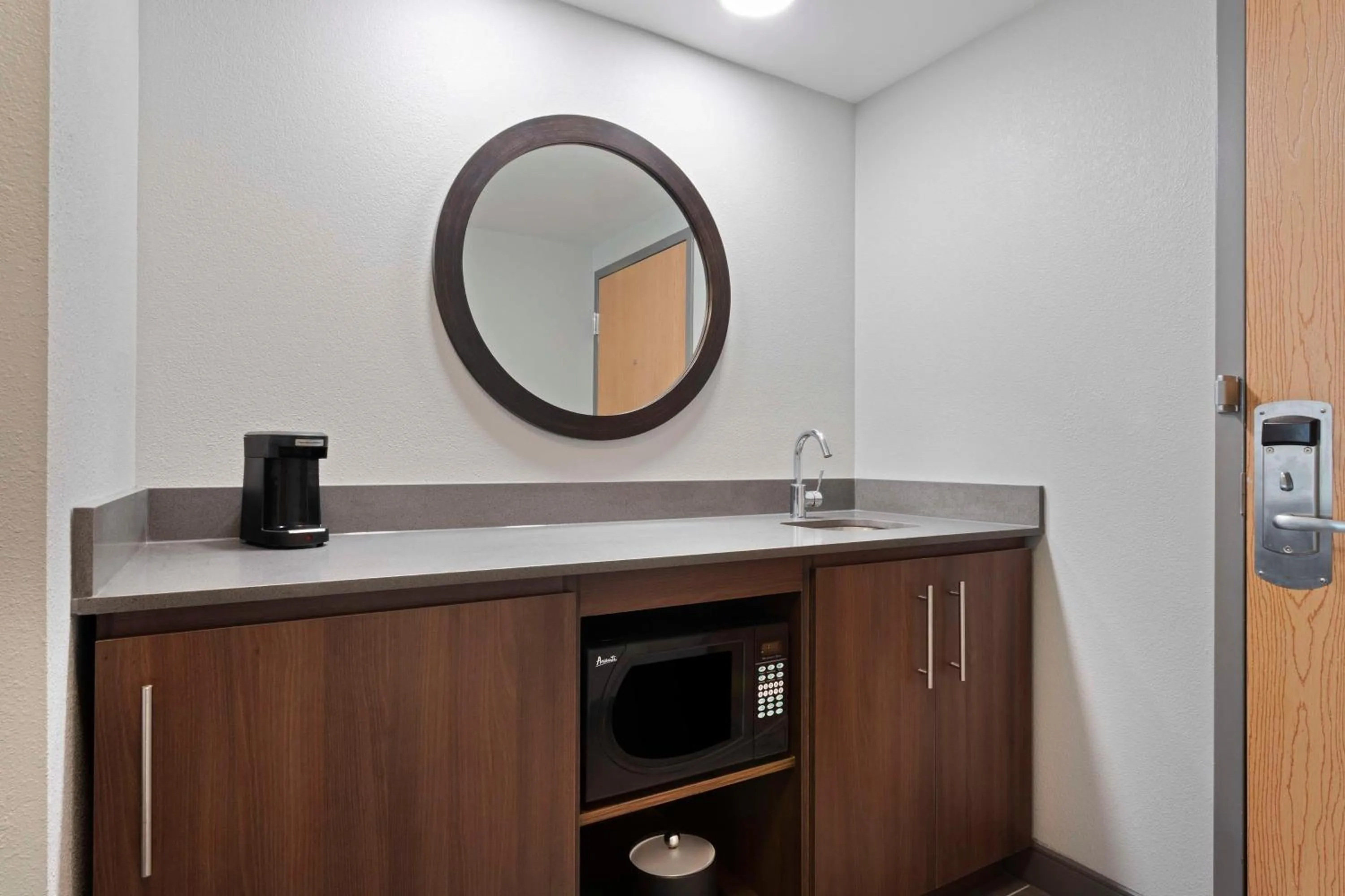 Photo of the whole room in Hampton Inn & Suites Tampa East Casino Area