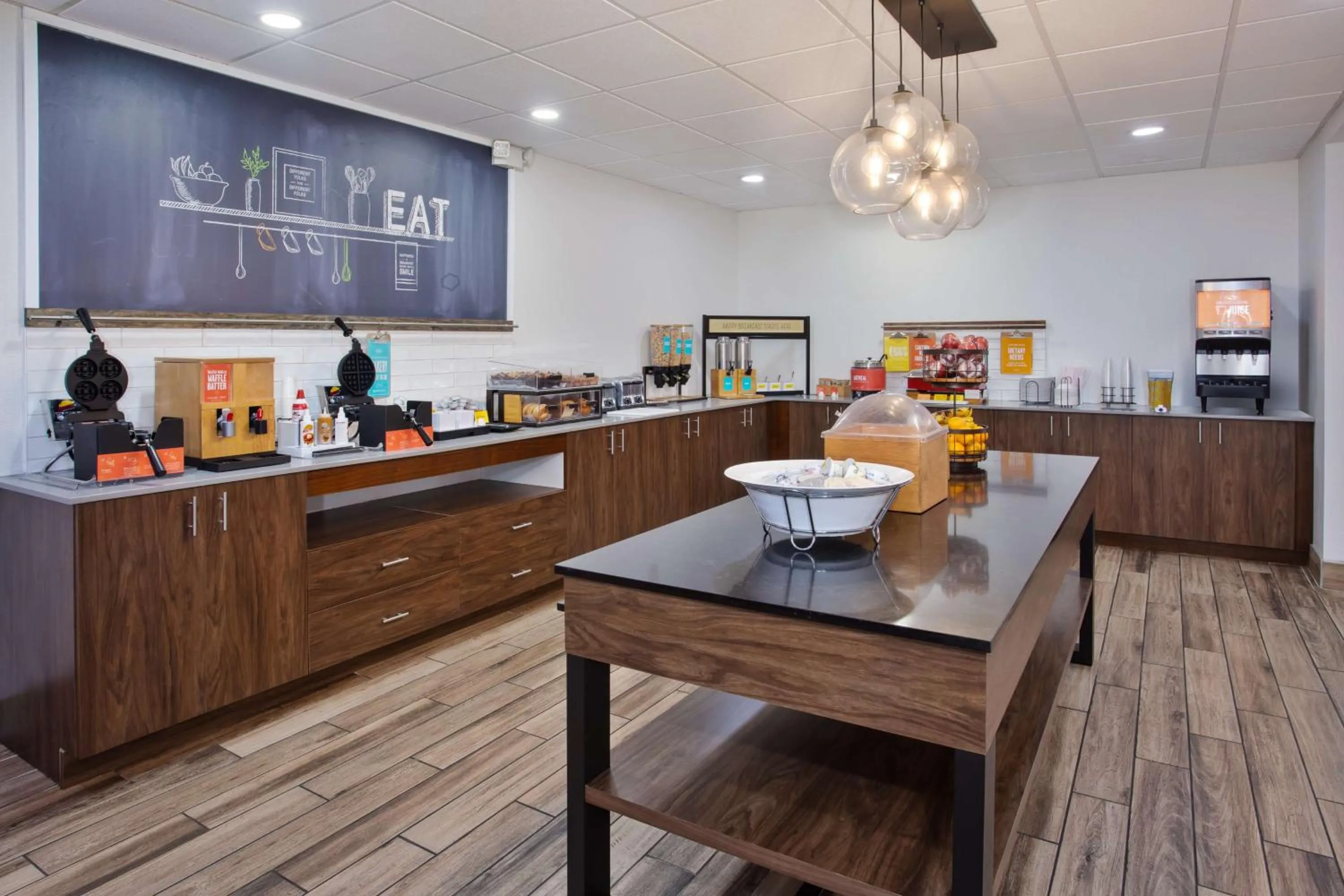 Breakfast in Hampton Inn & Suites Tampa East Casino Area