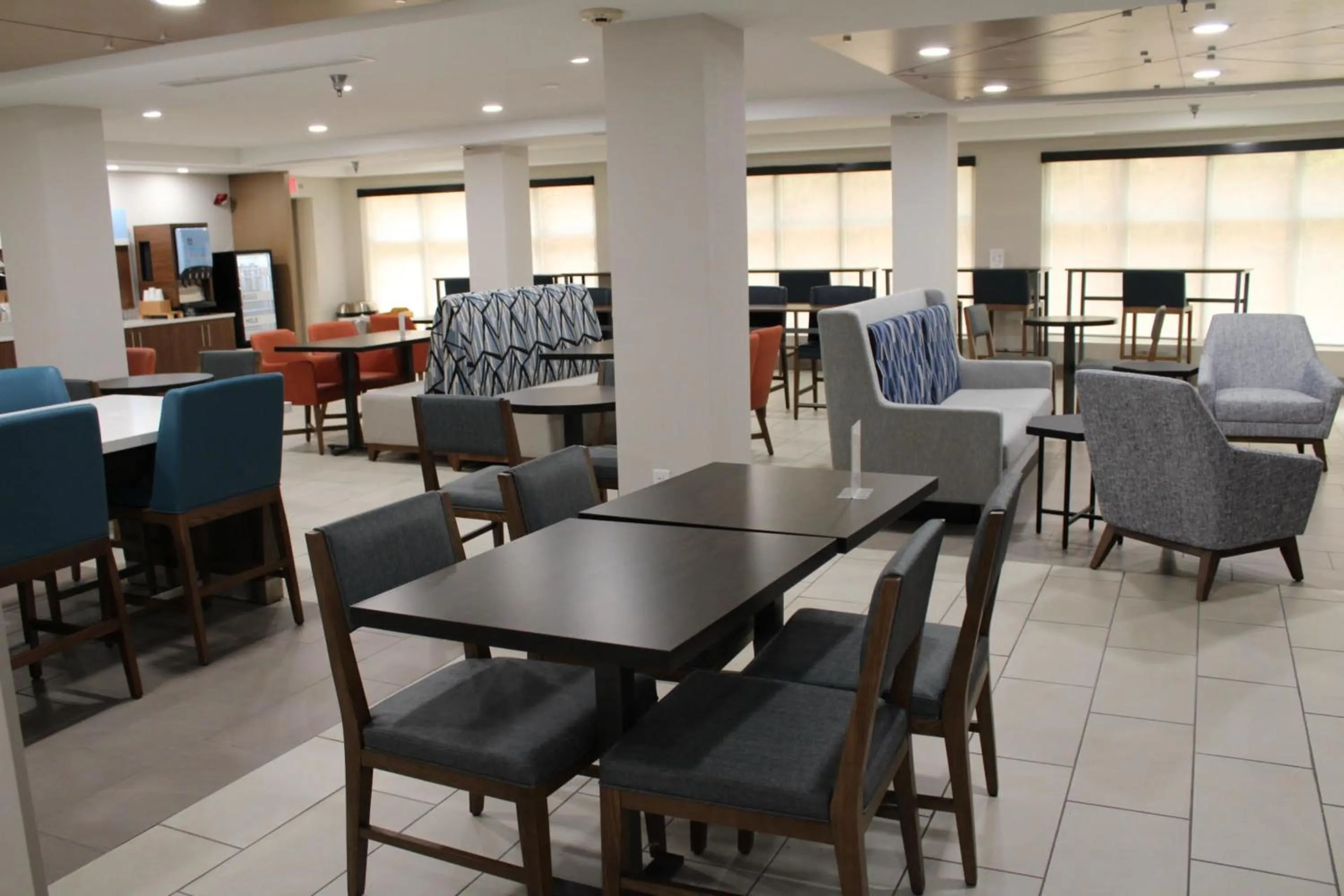 Breakfast in Holiday Inn Express Birmingham Irondale East by IHG