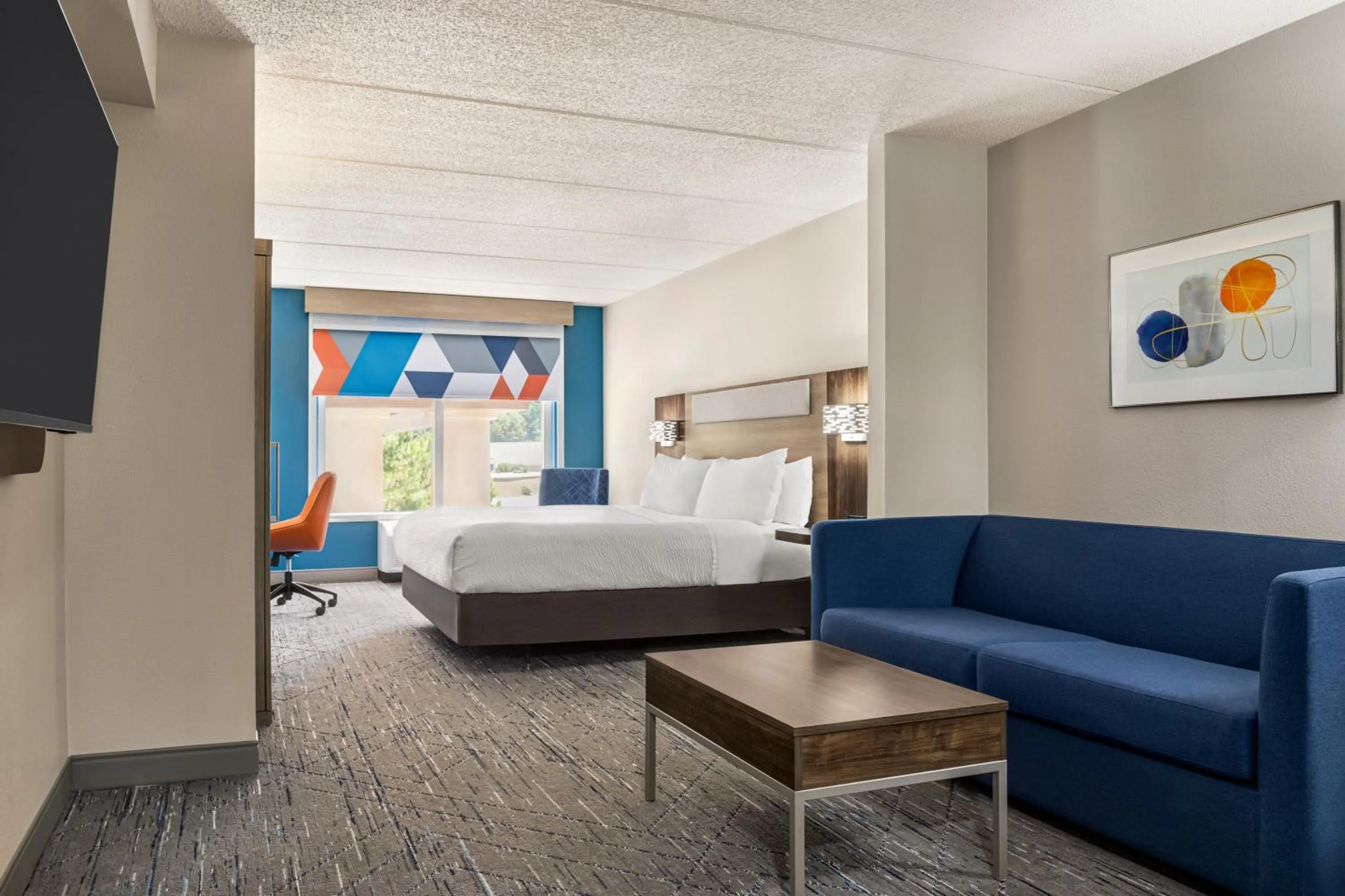 Bed in Holiday Inn Express Birmingham Irondale East by IHG