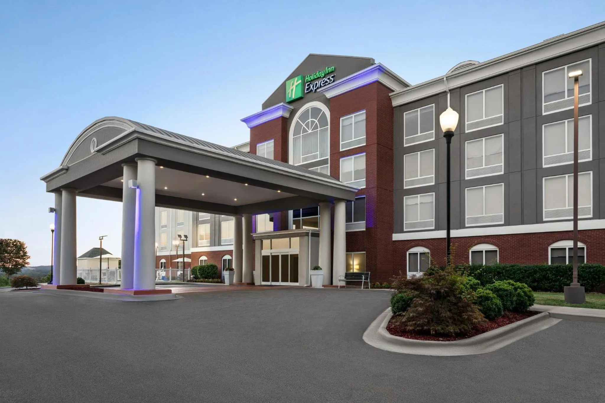Property building in Holiday Inn Express Birmingham Irondale East by IHG