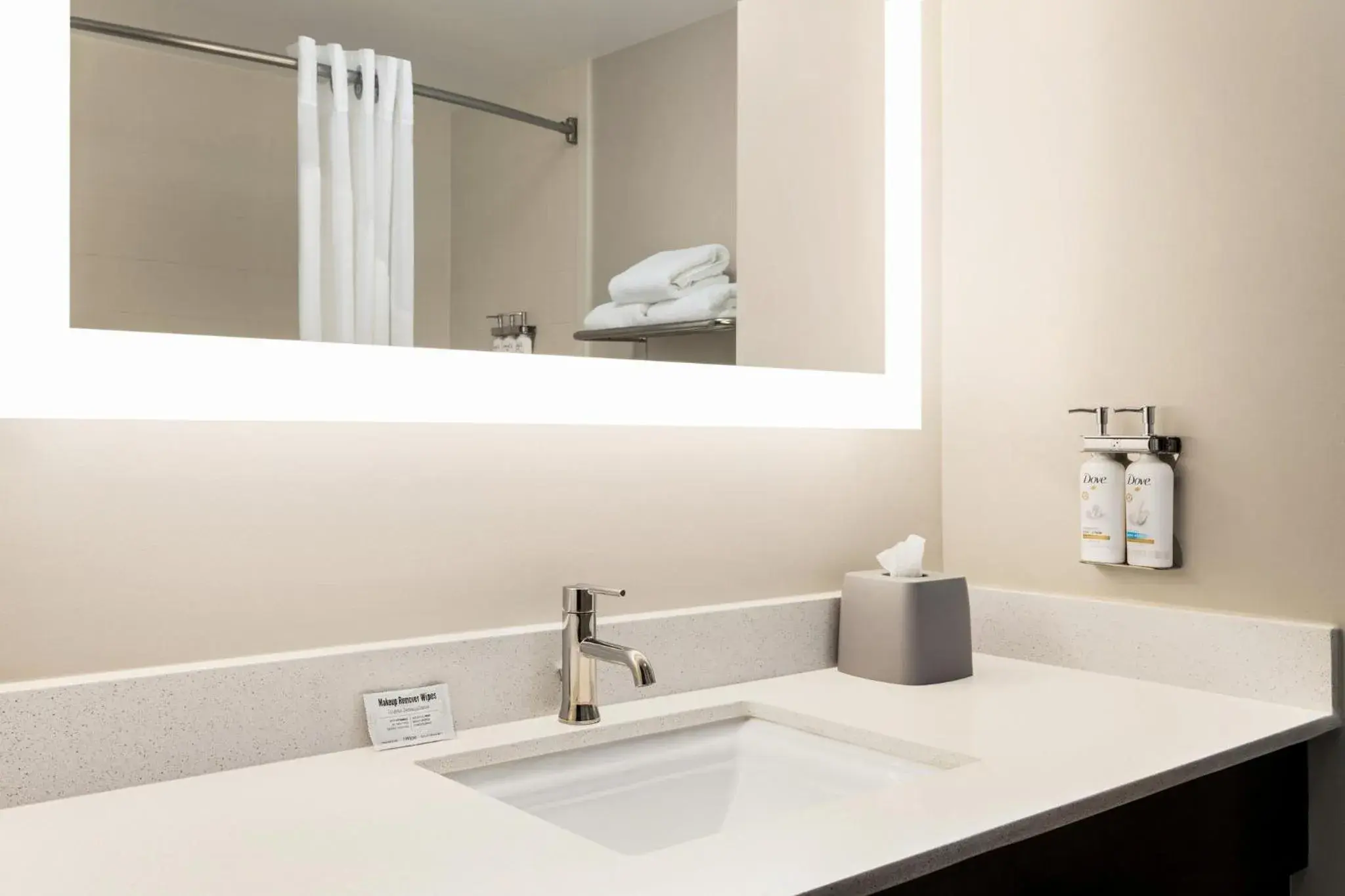 Standard Room in Holiday Inn Express Birmingham Irondale East by IHG Standard Room in Holiday Inn Express Birmingham Irondale East by IHG