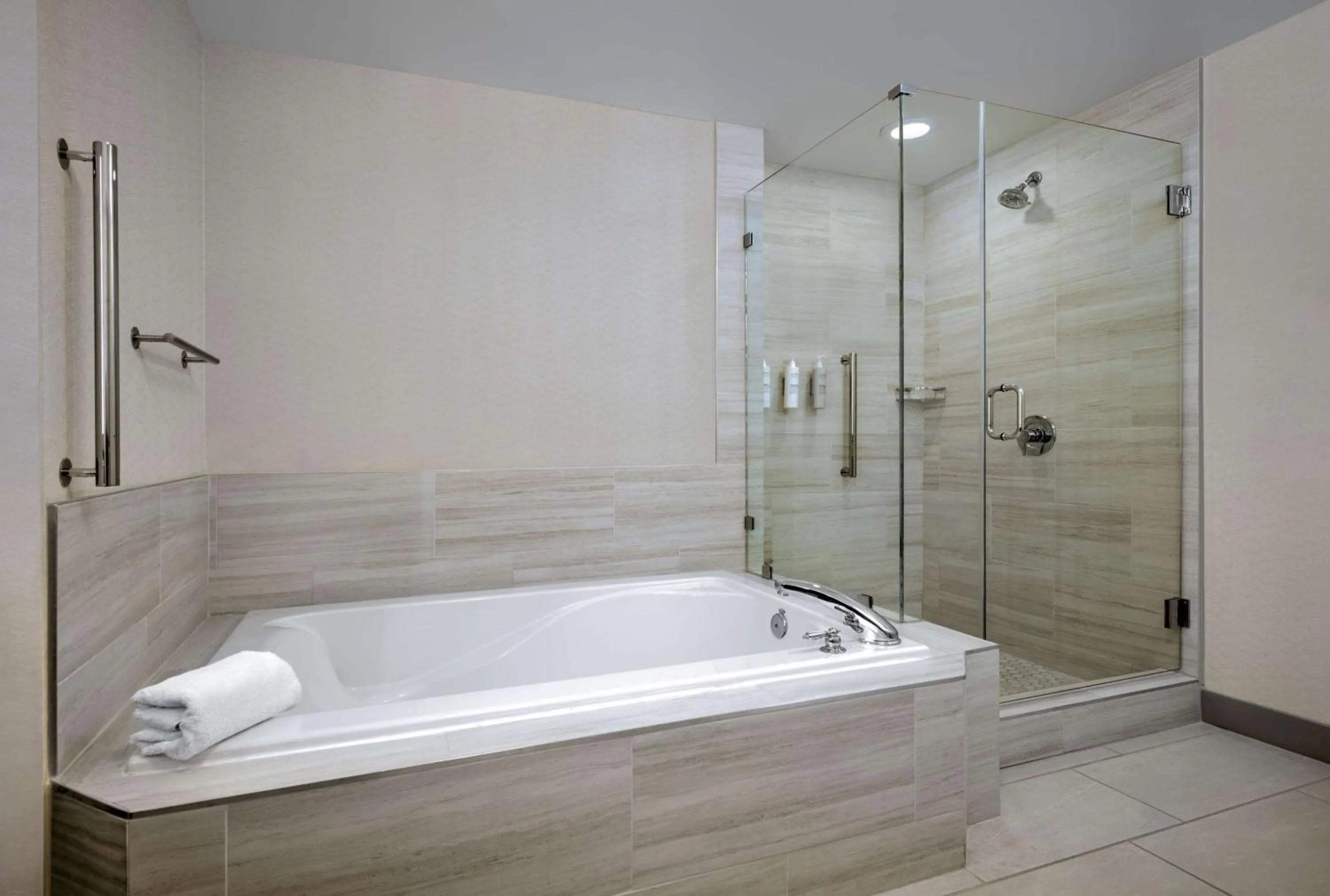 Bathroom in Hilton Garden Inn at PGA Village/Port St. Lucie