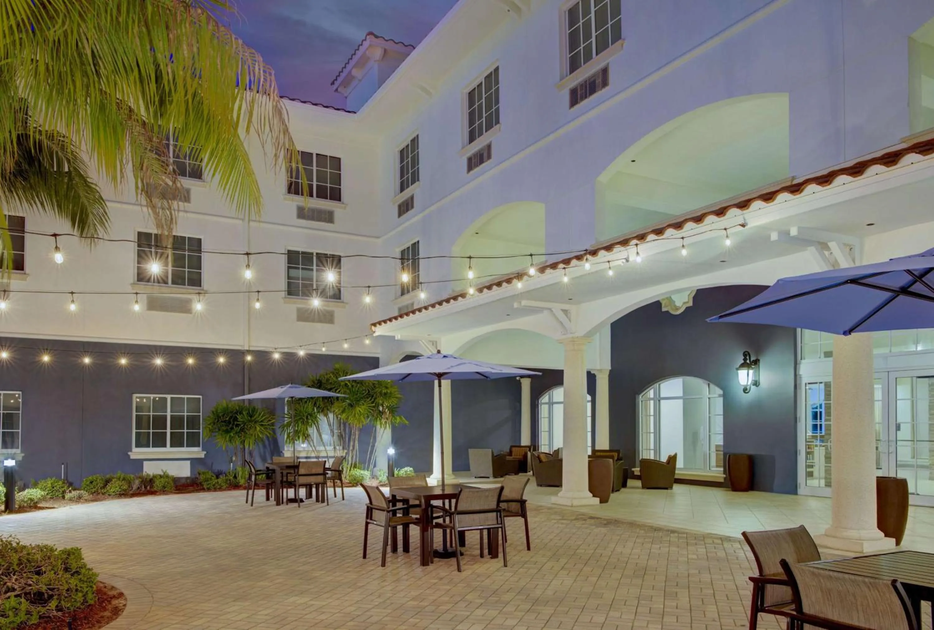 Inner courtyard view in Hilton Garden Inn at PGA Village/Port St. Lucie
