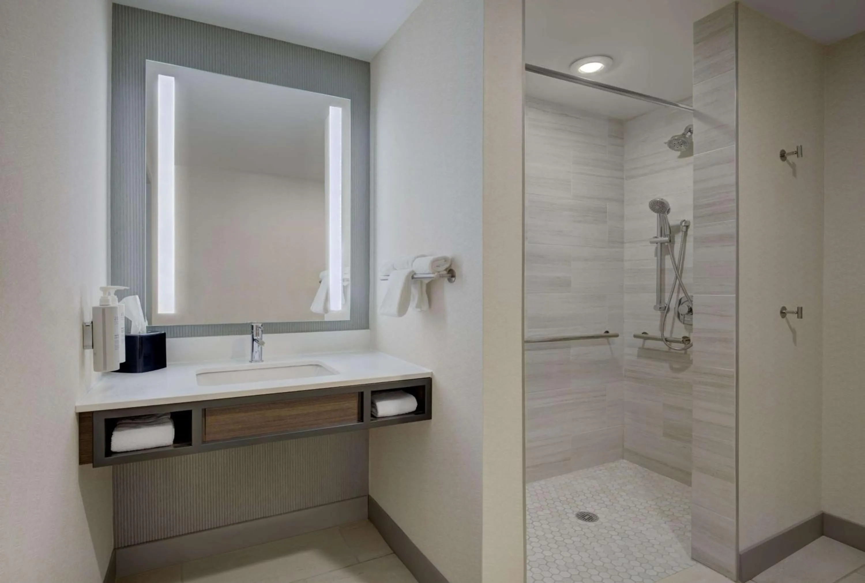 Bathroom in Hilton Garden Inn at PGA Village/Port St. Lucie