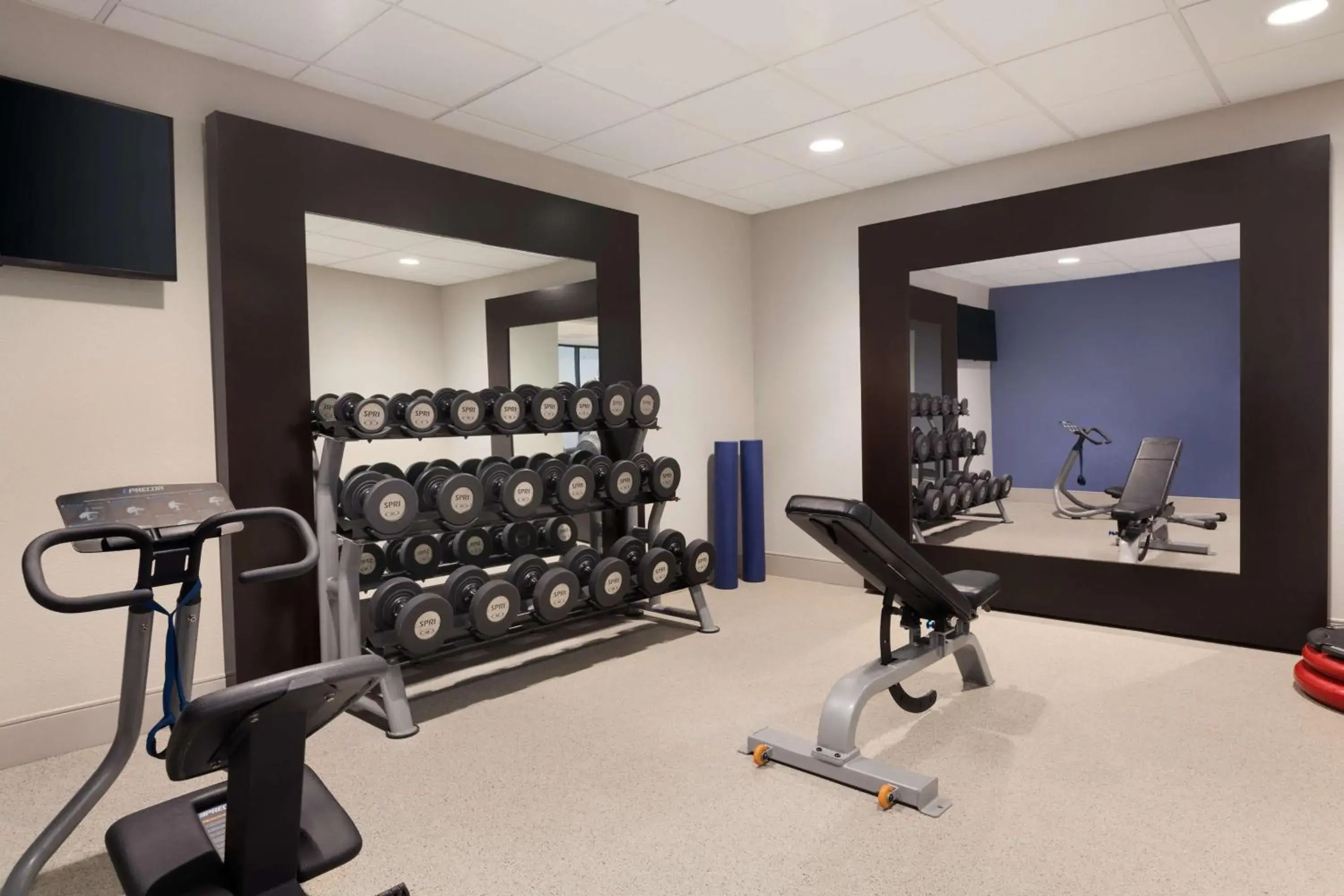 Fitness centre/facilities in Embassy Suites San Luis Obispo Fitness centre/facilities in Embassy Suites San Luis Obispo