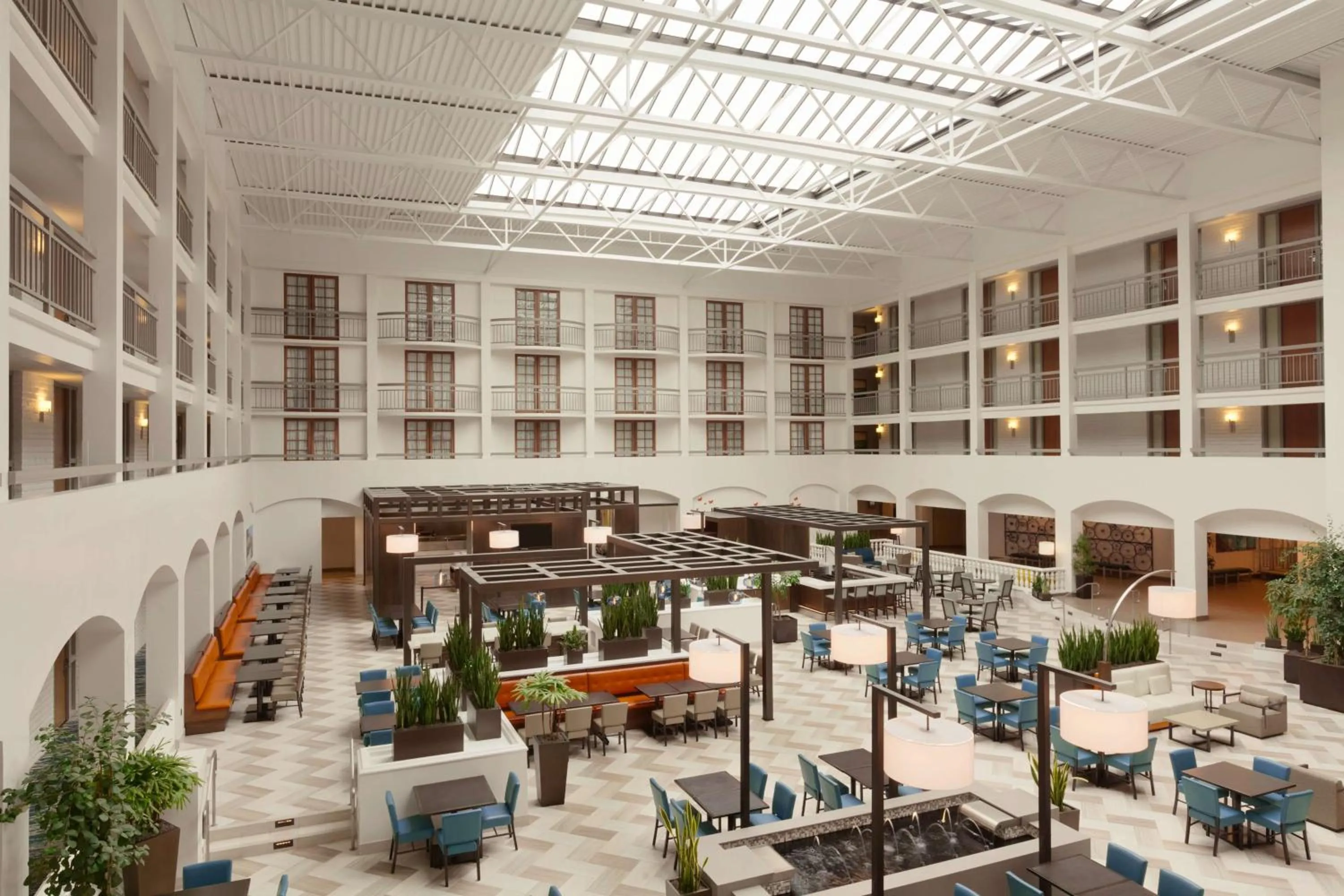 Lobby or reception in Embassy Suites San Luis Obispo