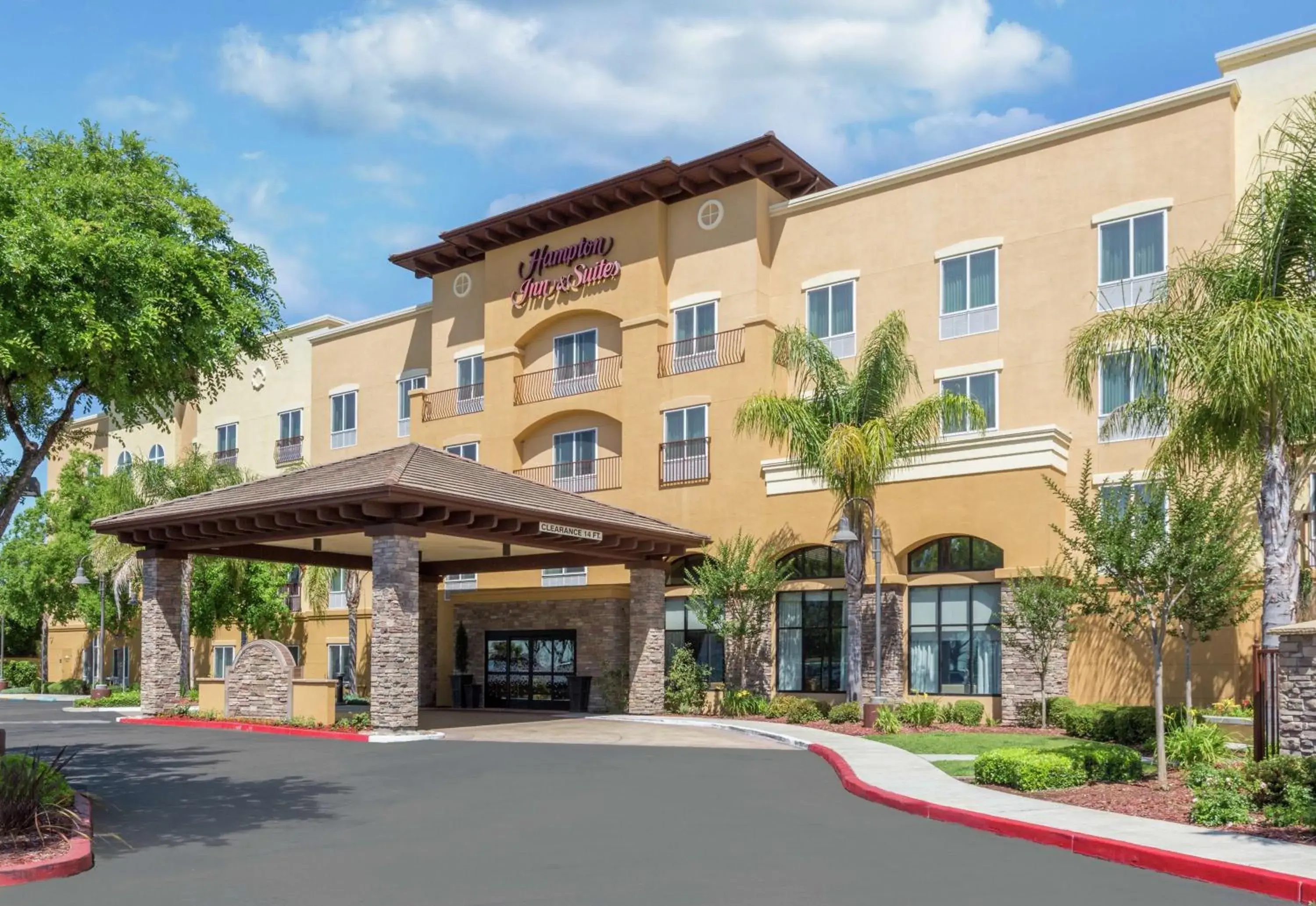 Property building in Hampton Inn & Suites Lodi Property building in Hampton Inn & Suites Lodi