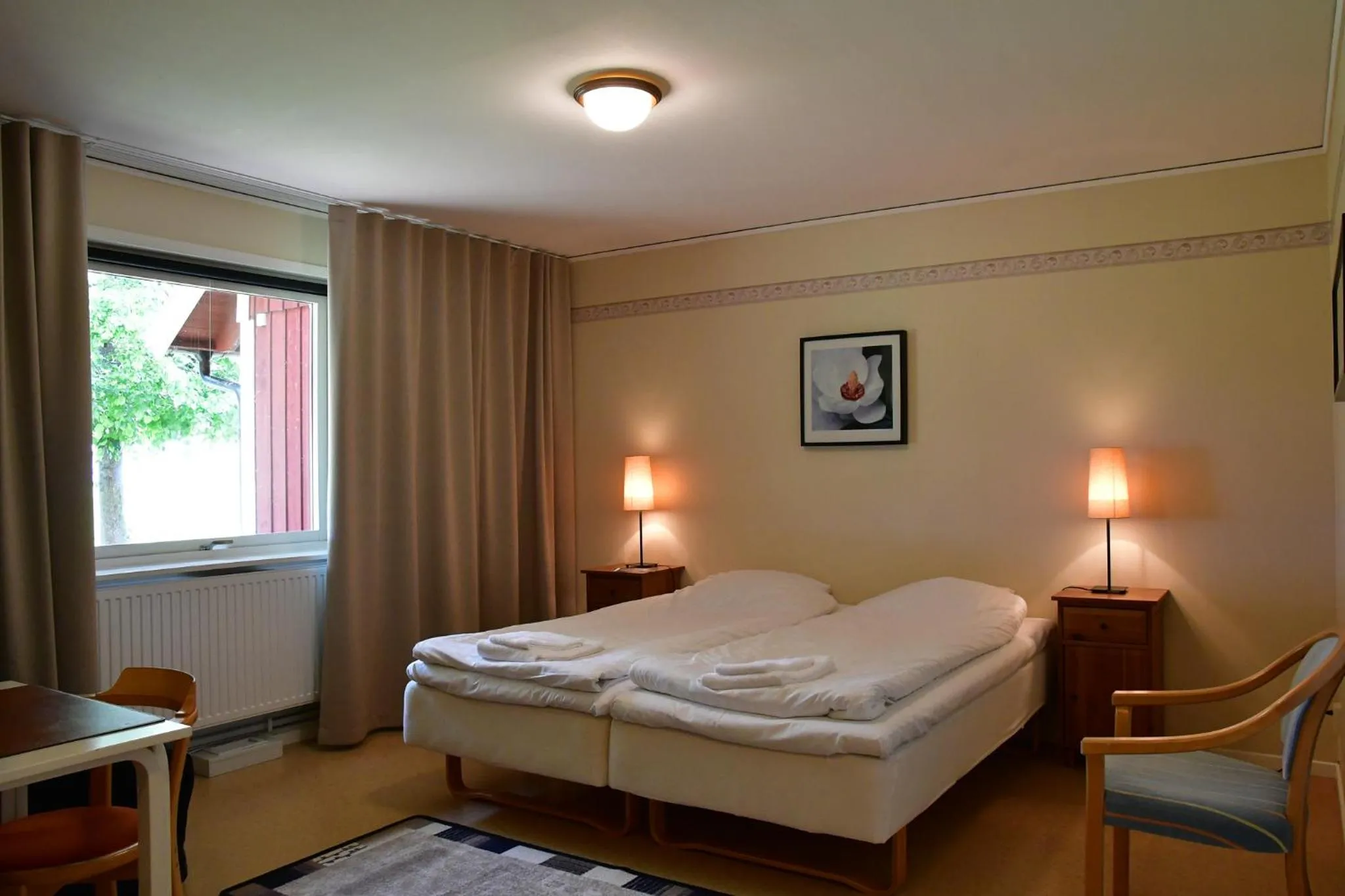 Property building, Bed in Wisingsö Hotell