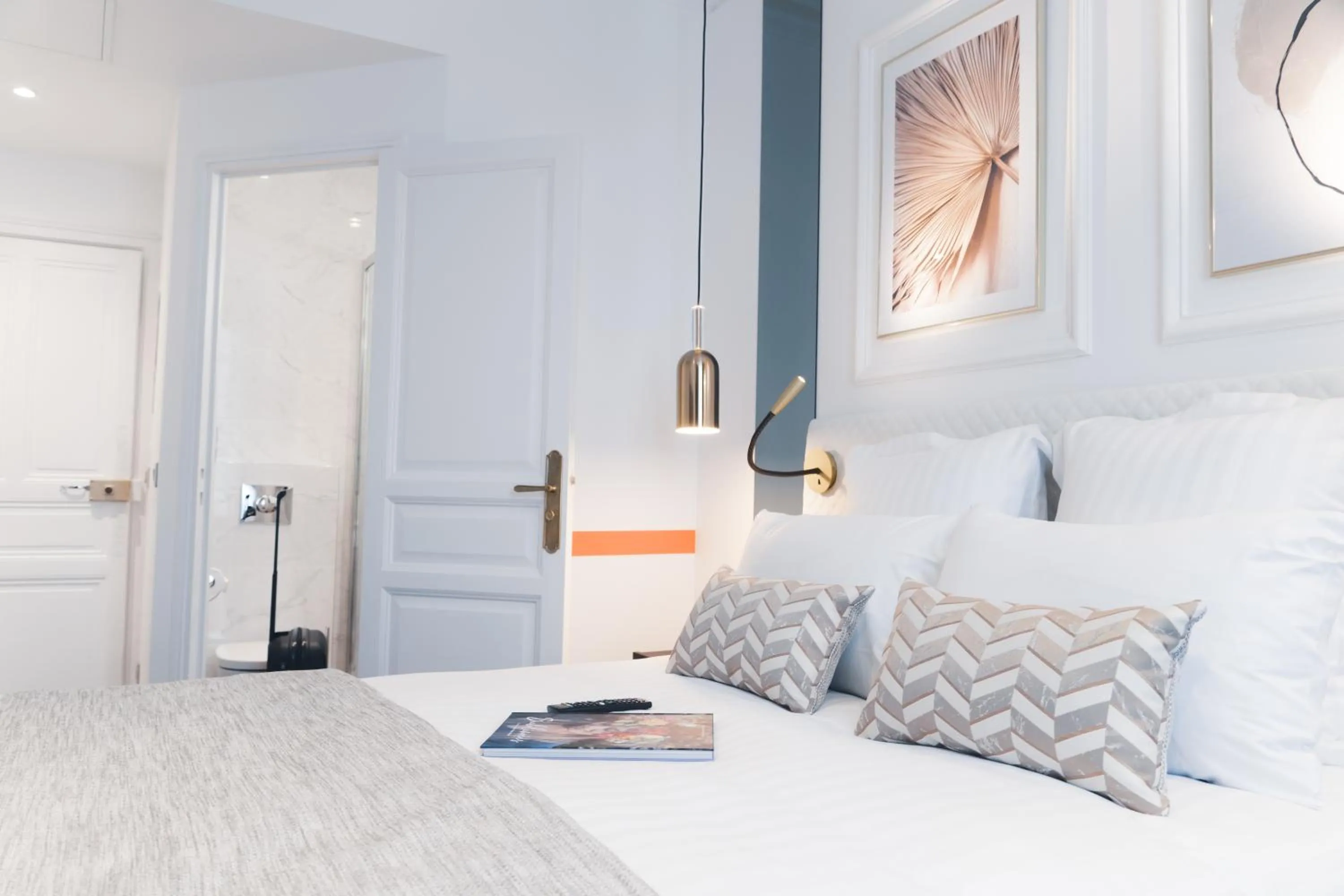 Bed in Oceania Hôtel d'Anjou Angers