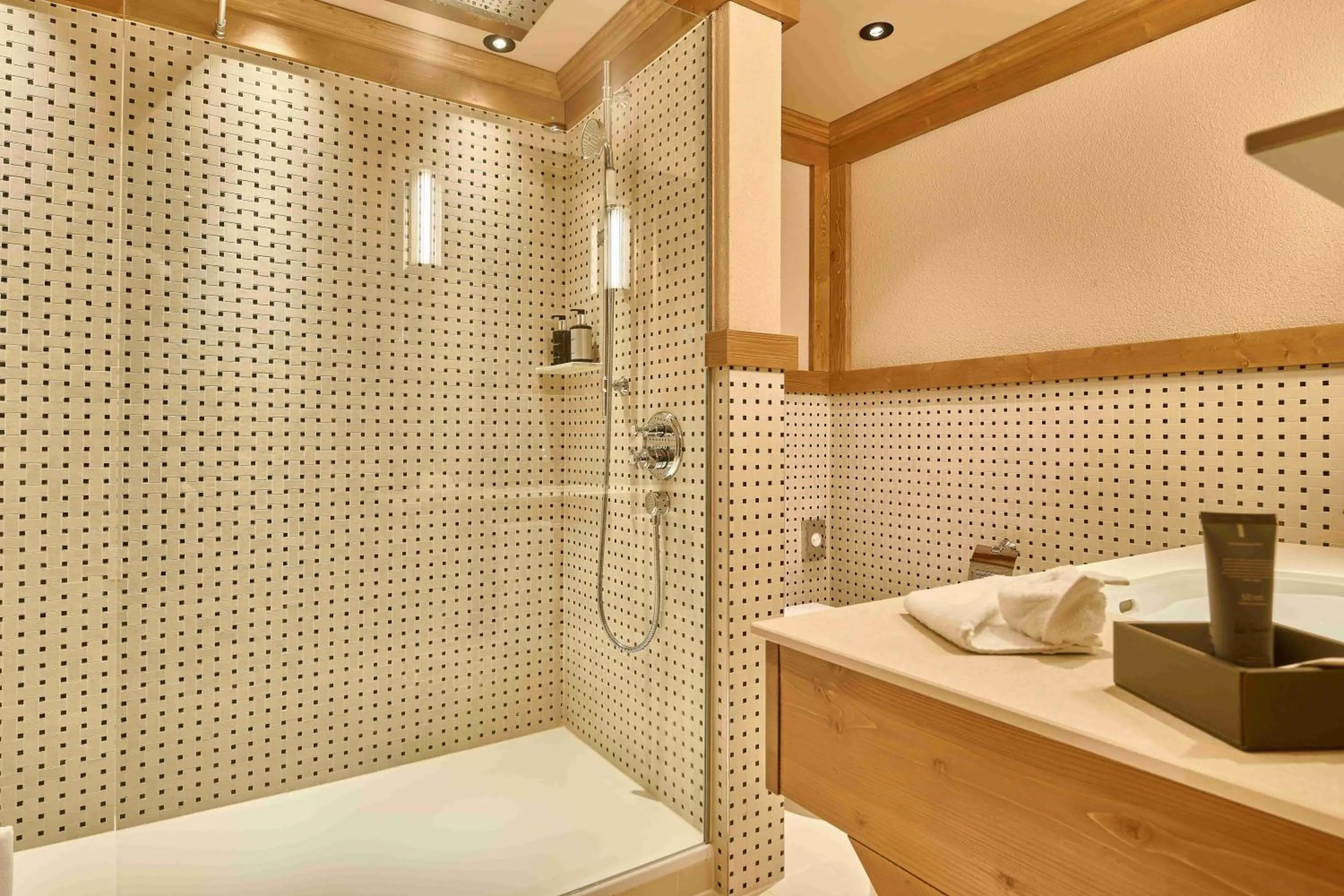 Bathroom in The Glacier Hotel - ex Eurotel Victoria -