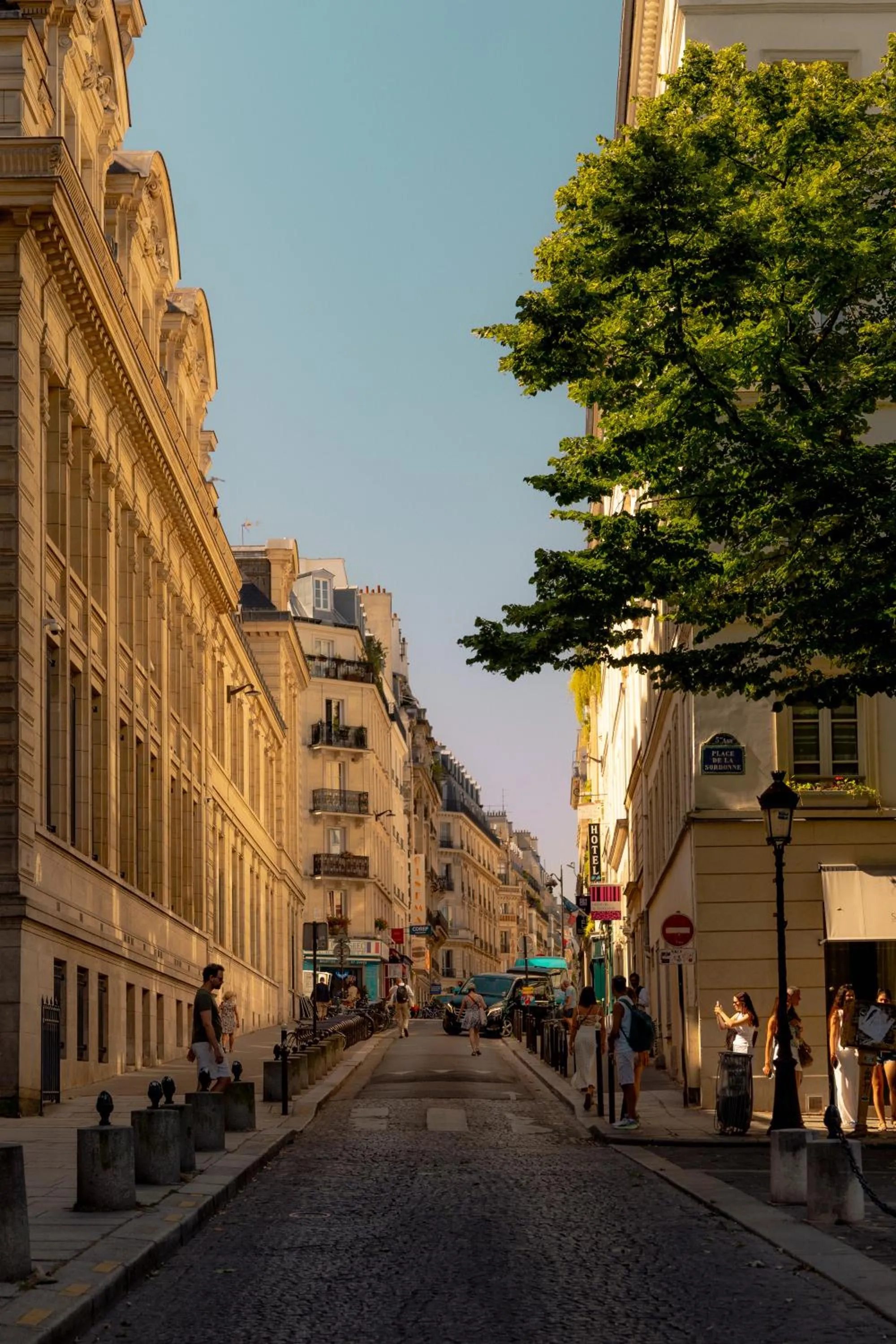 Neighbourhood in SALVIA Paris