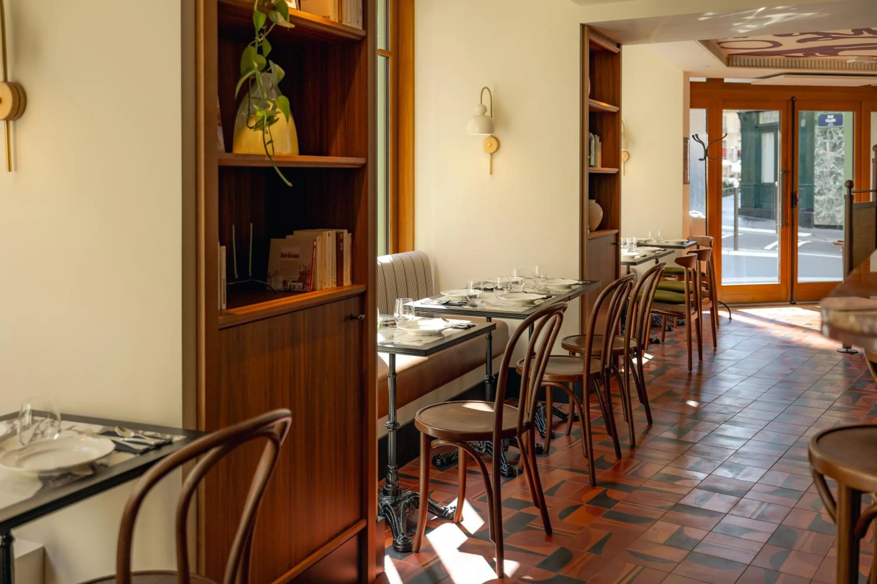 Restaurant/places to eat in SALVIA Paris