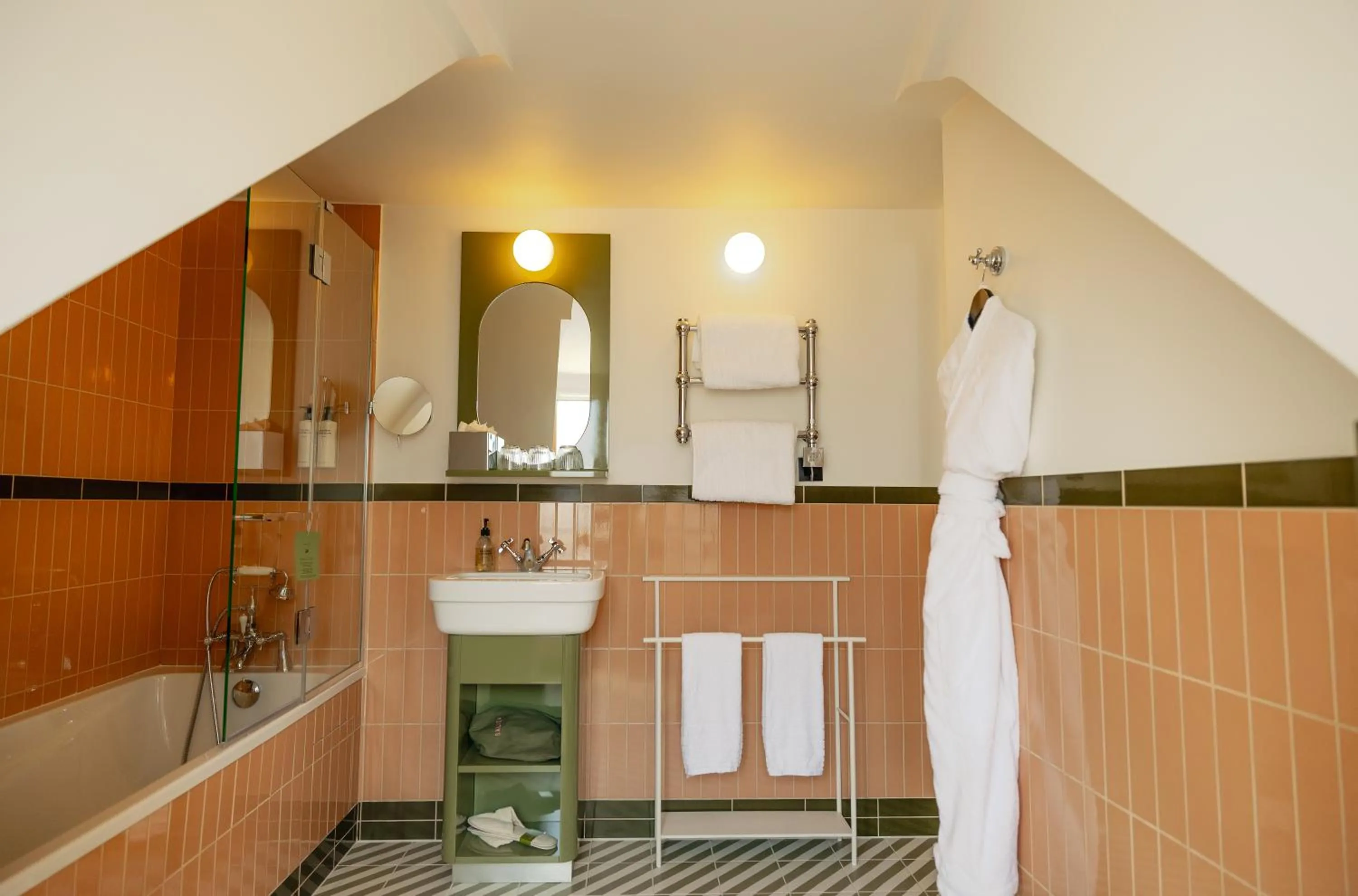 Bathroom in SALVIA Paris