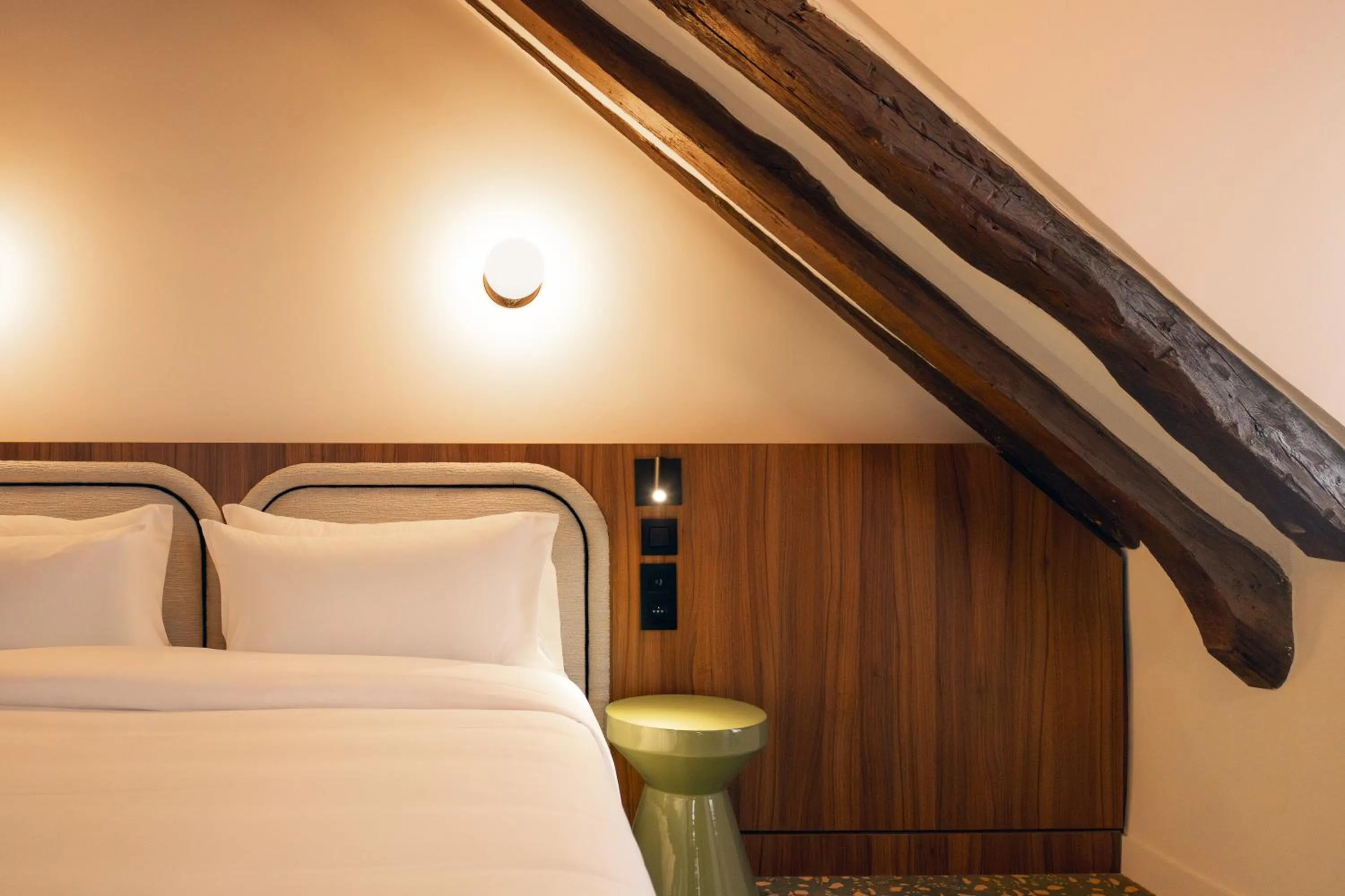 Bedroom, Bed in SALVIA Paris