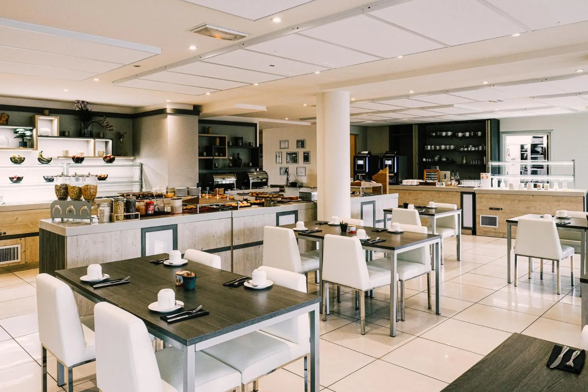 Restaurant/places to eat in Hotel Costa Salina