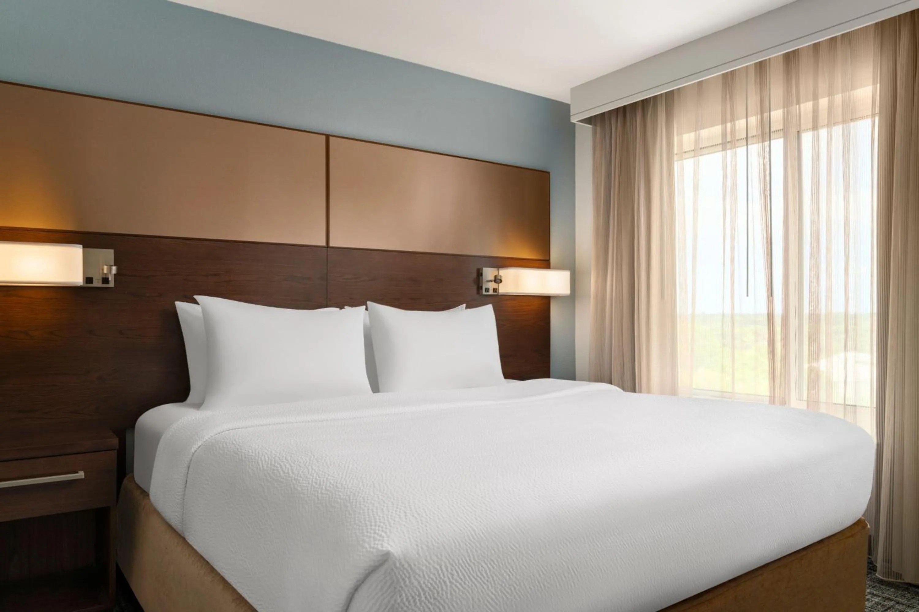 Bedroom, Bed in Residence Inn by Marriott Milwaukee West