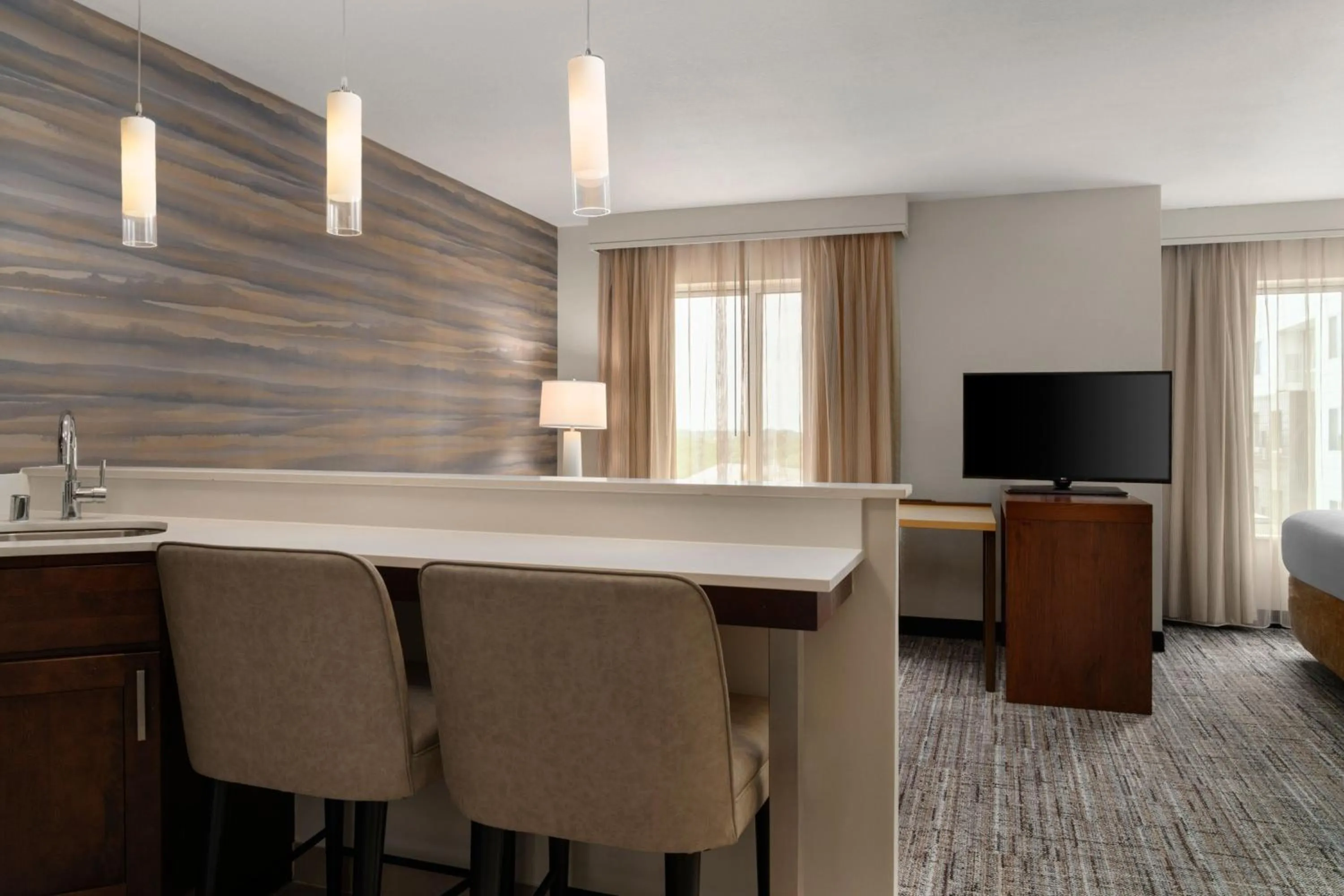 Lounge or bar in Residence Inn by Marriott Milwaukee West