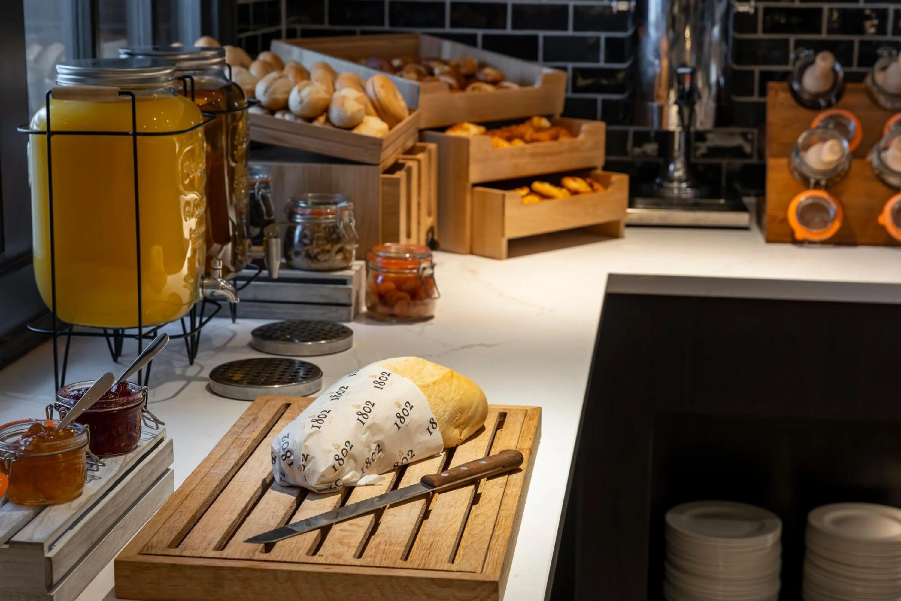 Buffet breakfast in Courtyard by Marriott Edinburgh