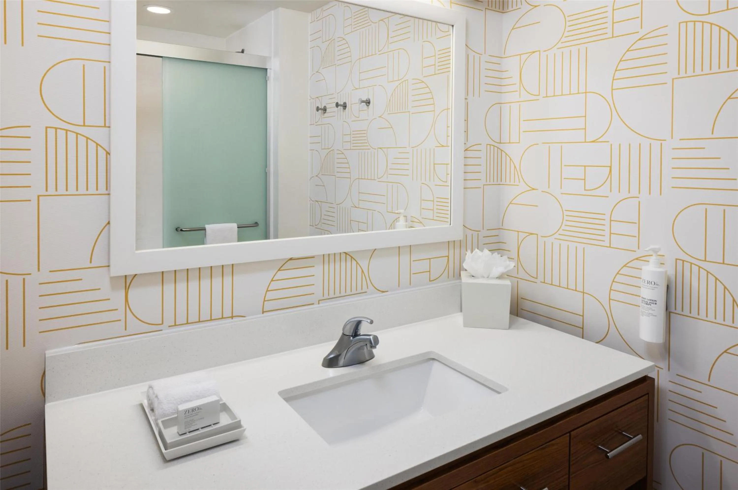 Bathroom in Home2 Suites by Hilton Roseville Minneapolis