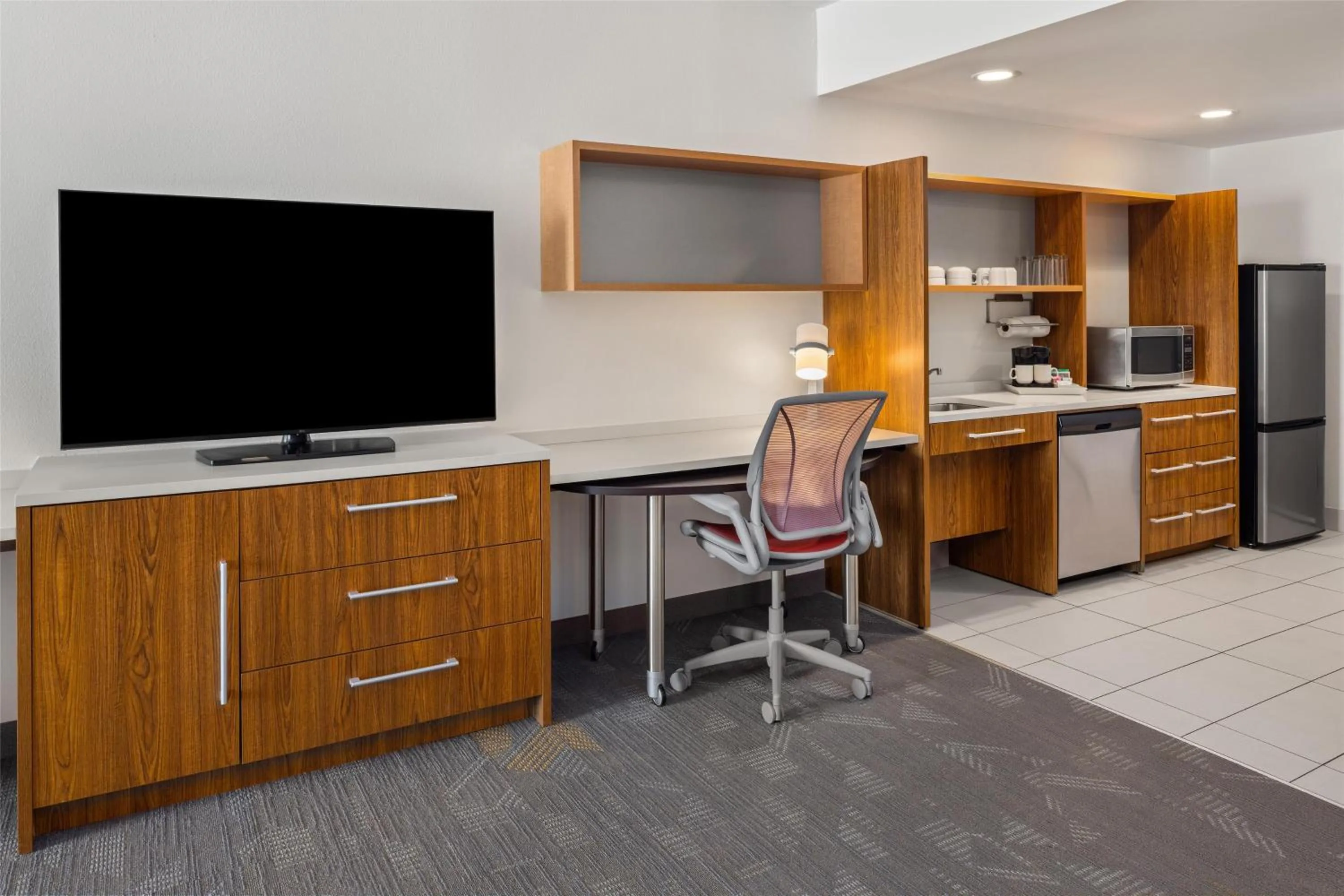 Bedroom in Home2 Suites by Hilton Roseville Minneapolis