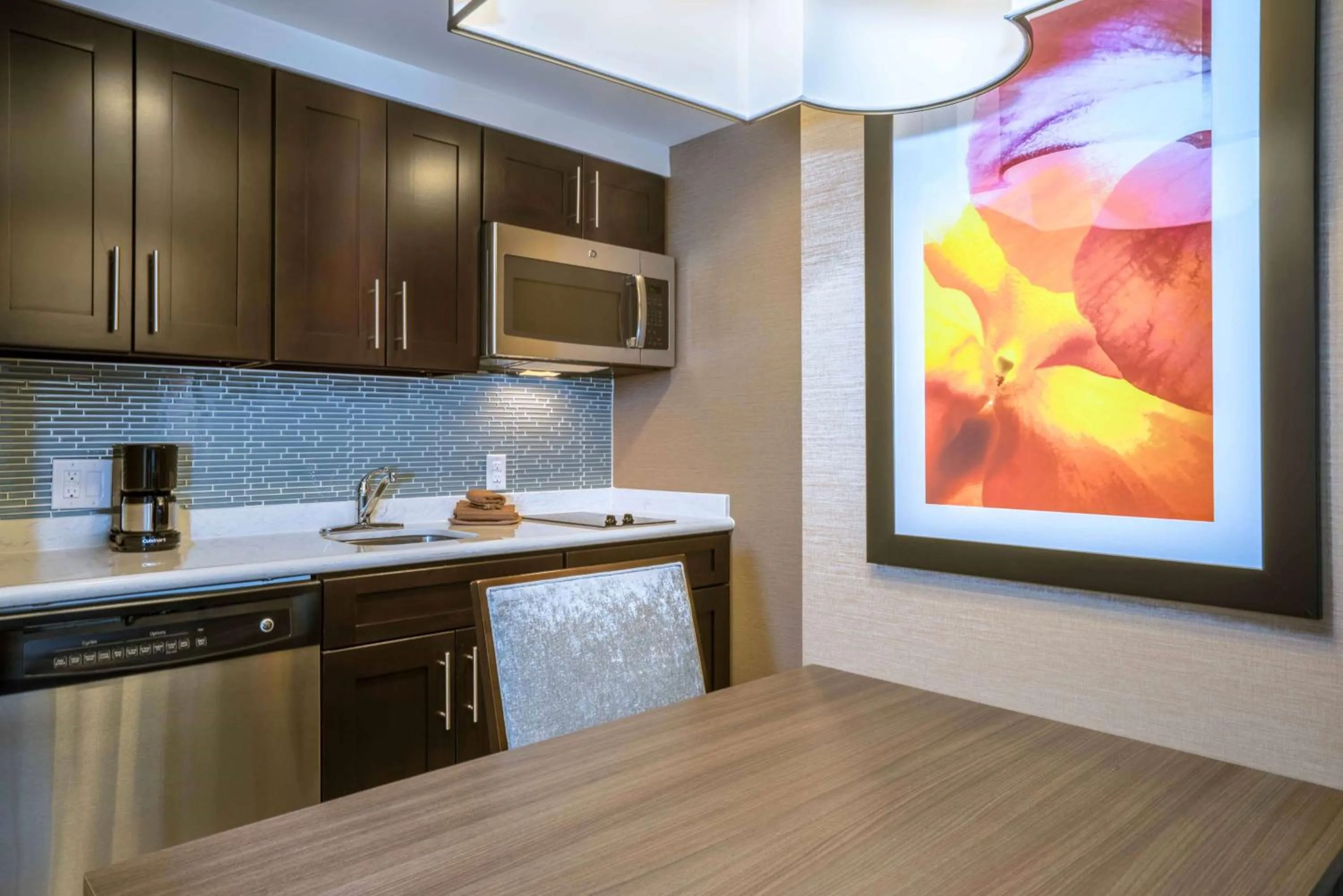 Kitchen or kitchenette in Homewood Suites by Hilton Philadelphia Plymouth Meeting
