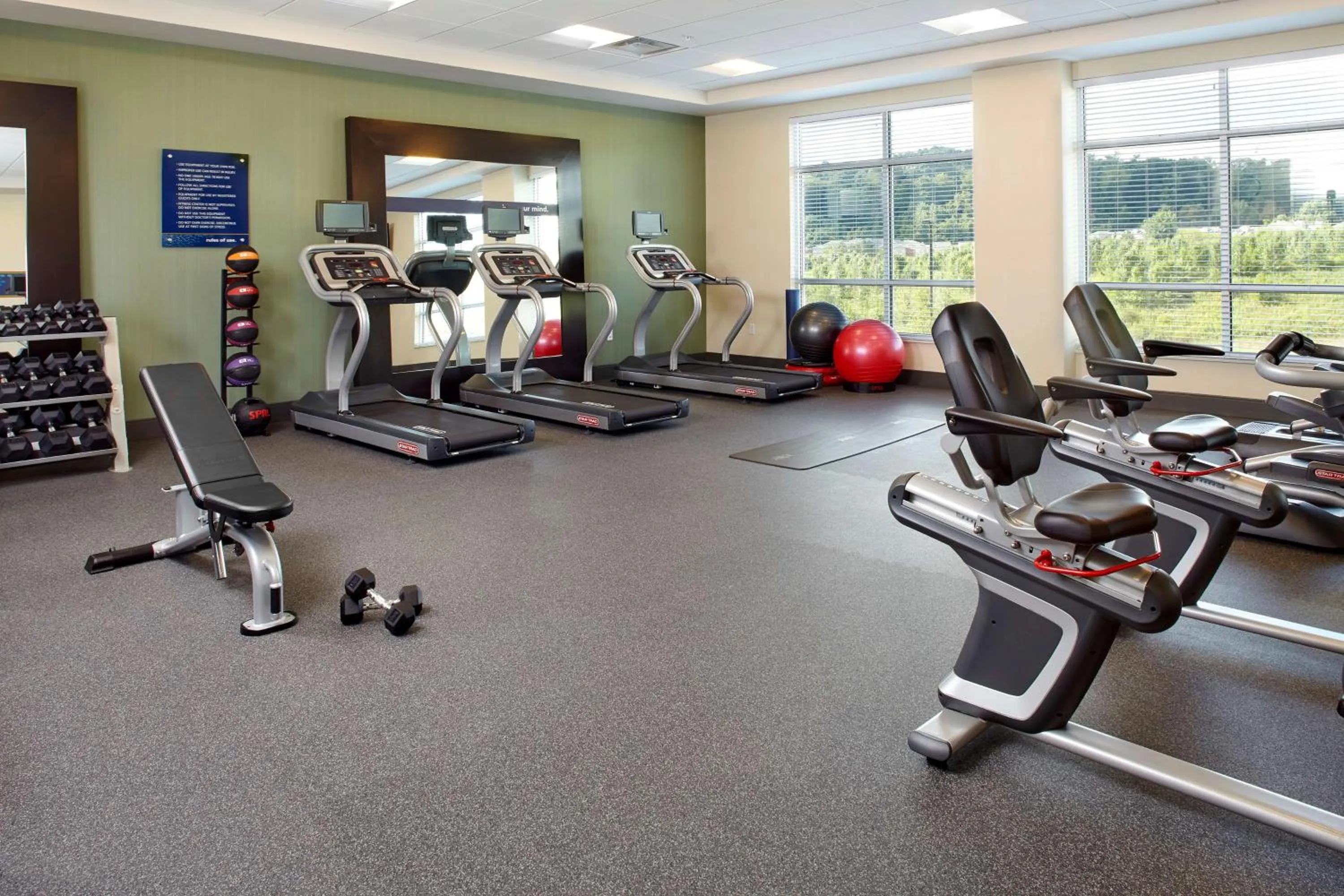 Fitness centre/facilities in Hampton Inn & Suites Pittsburgh Airport South/Settlers Ridge
