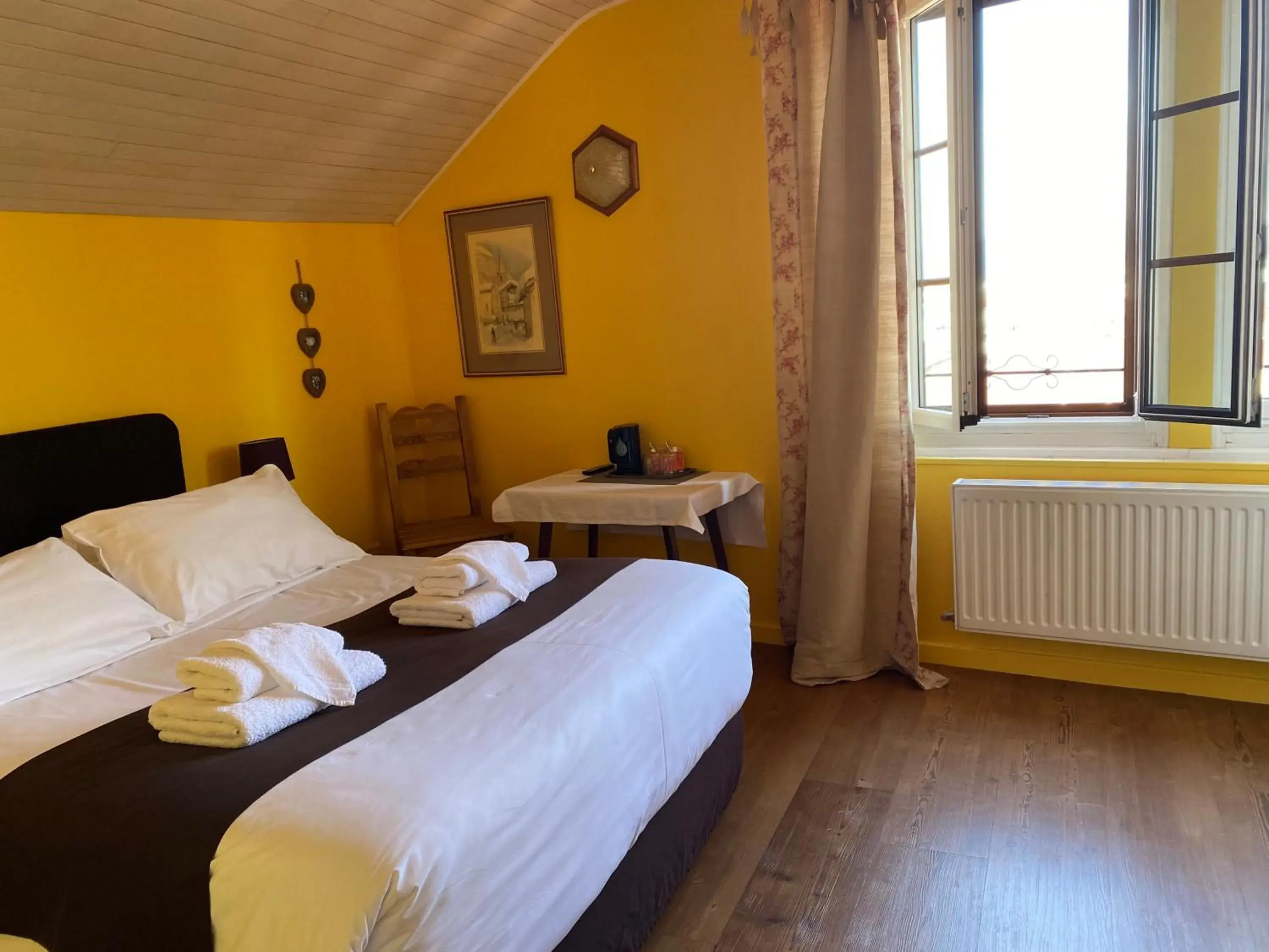 Double Room in Hôtel du Château Double Room in Hôtel du Château