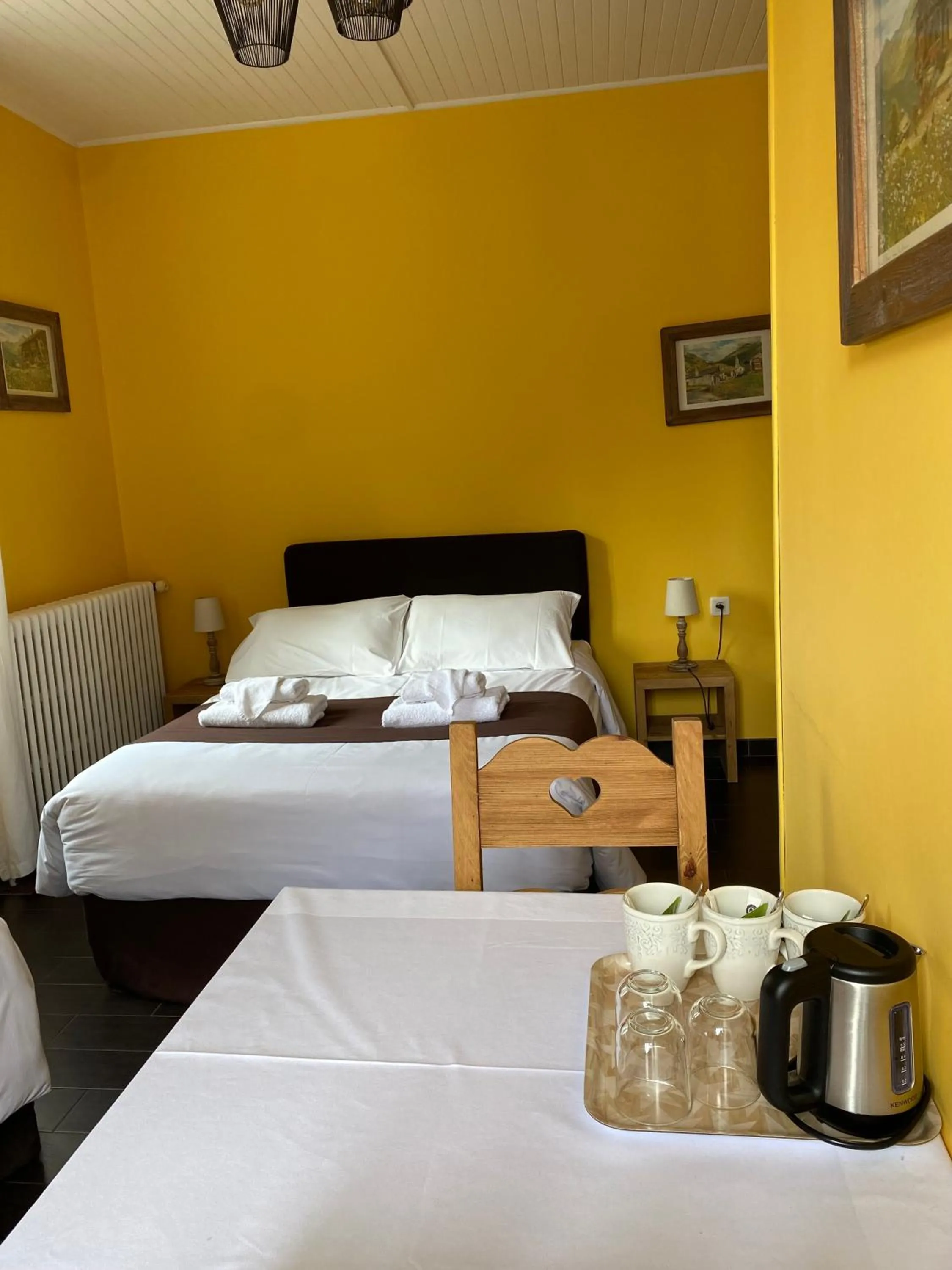 Property building, Bed in Hôtel du Château