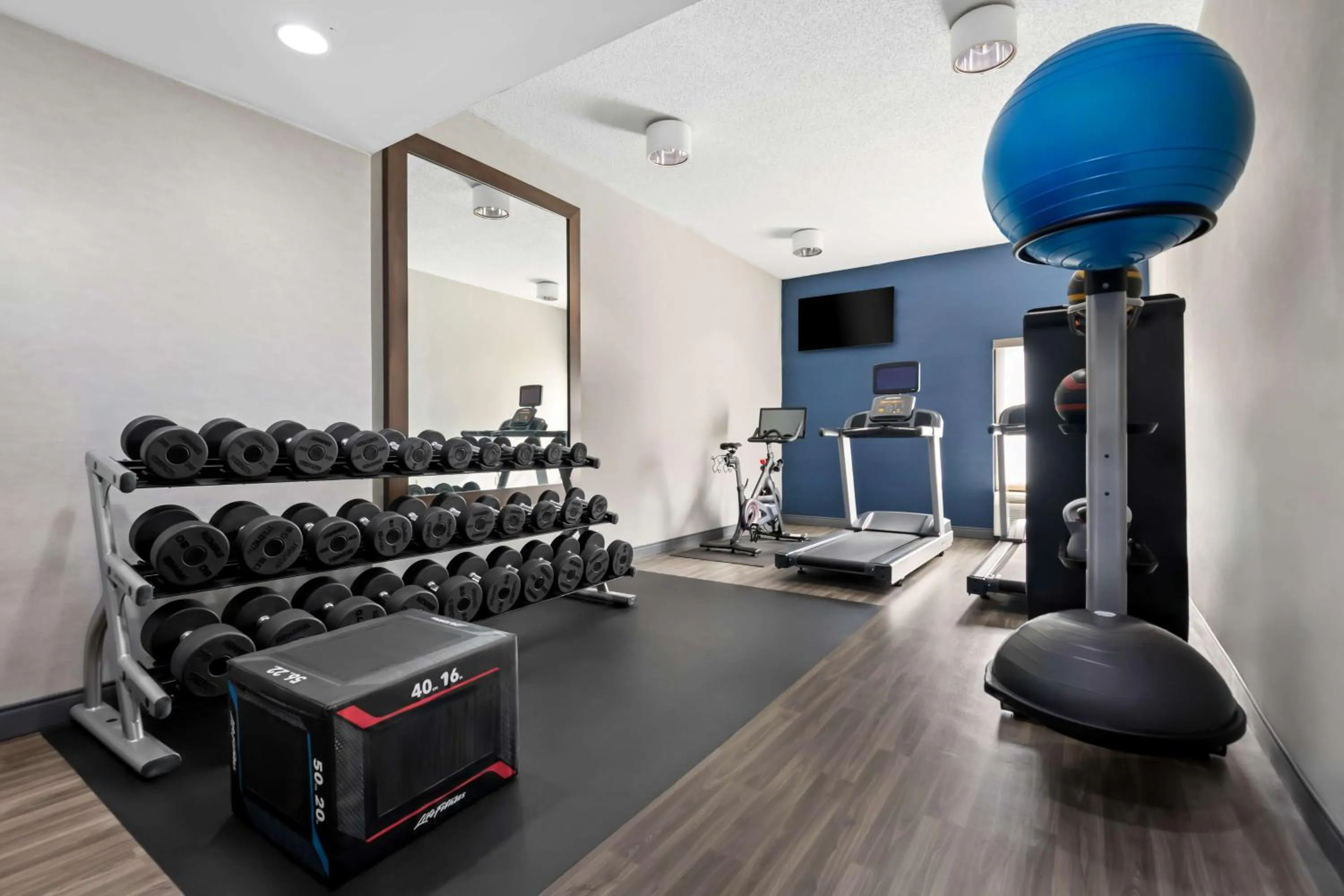 Fitness centre/facilities in Hampton Inn Debary-Deltona