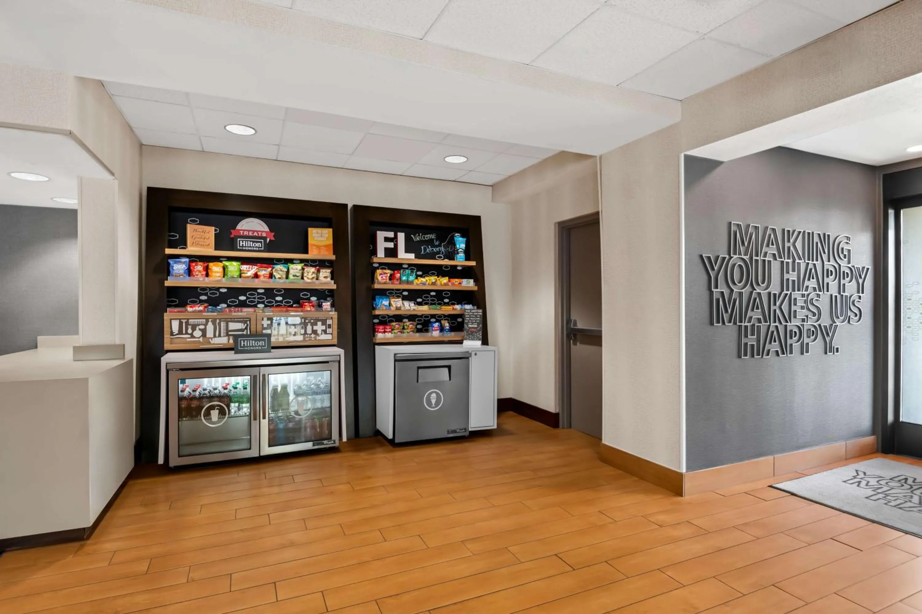 Dining area in Hampton Inn Debary-Deltona