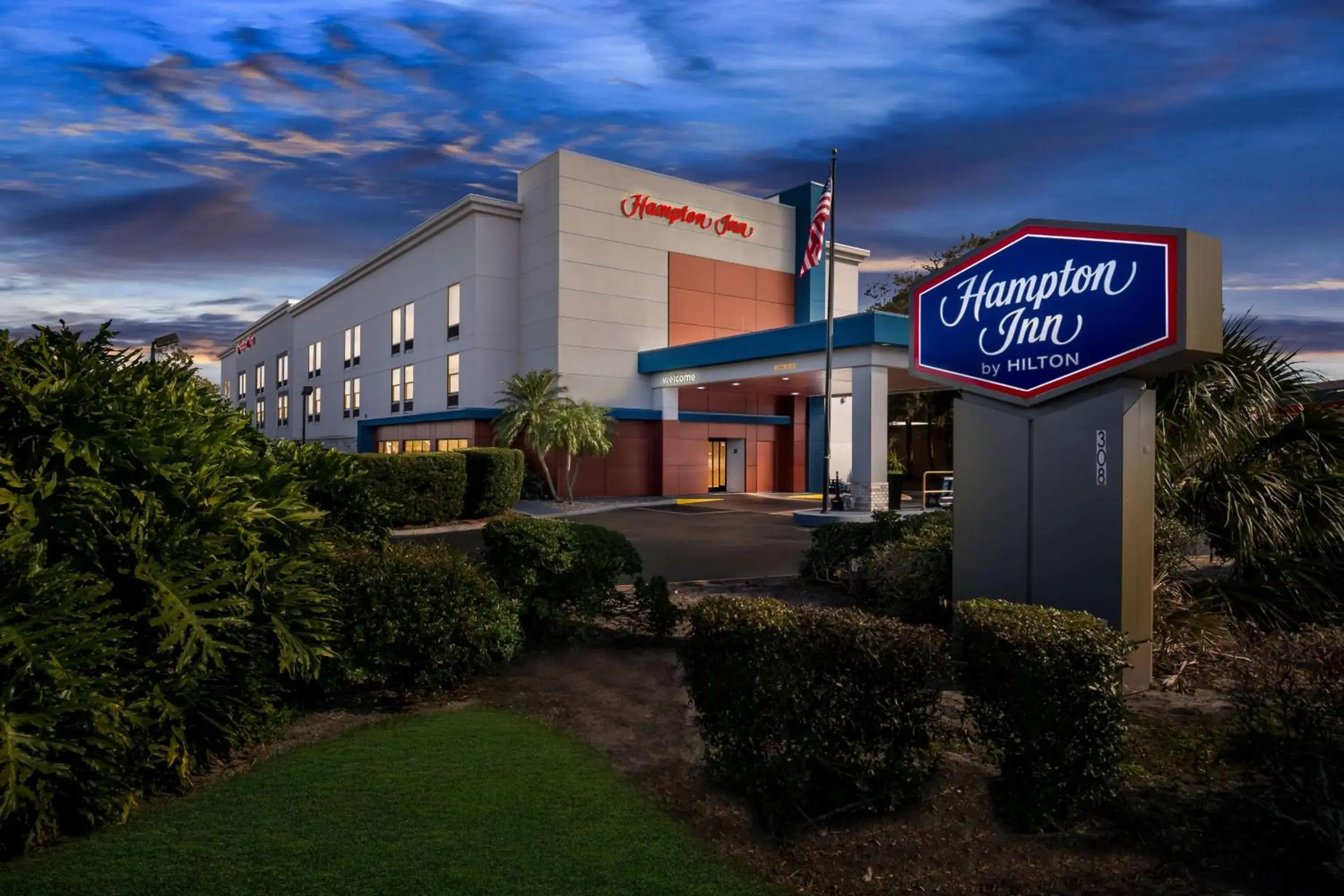 Property building in Hampton Inn Debary-Deltona Property building in Hampton Inn Debary-Deltona