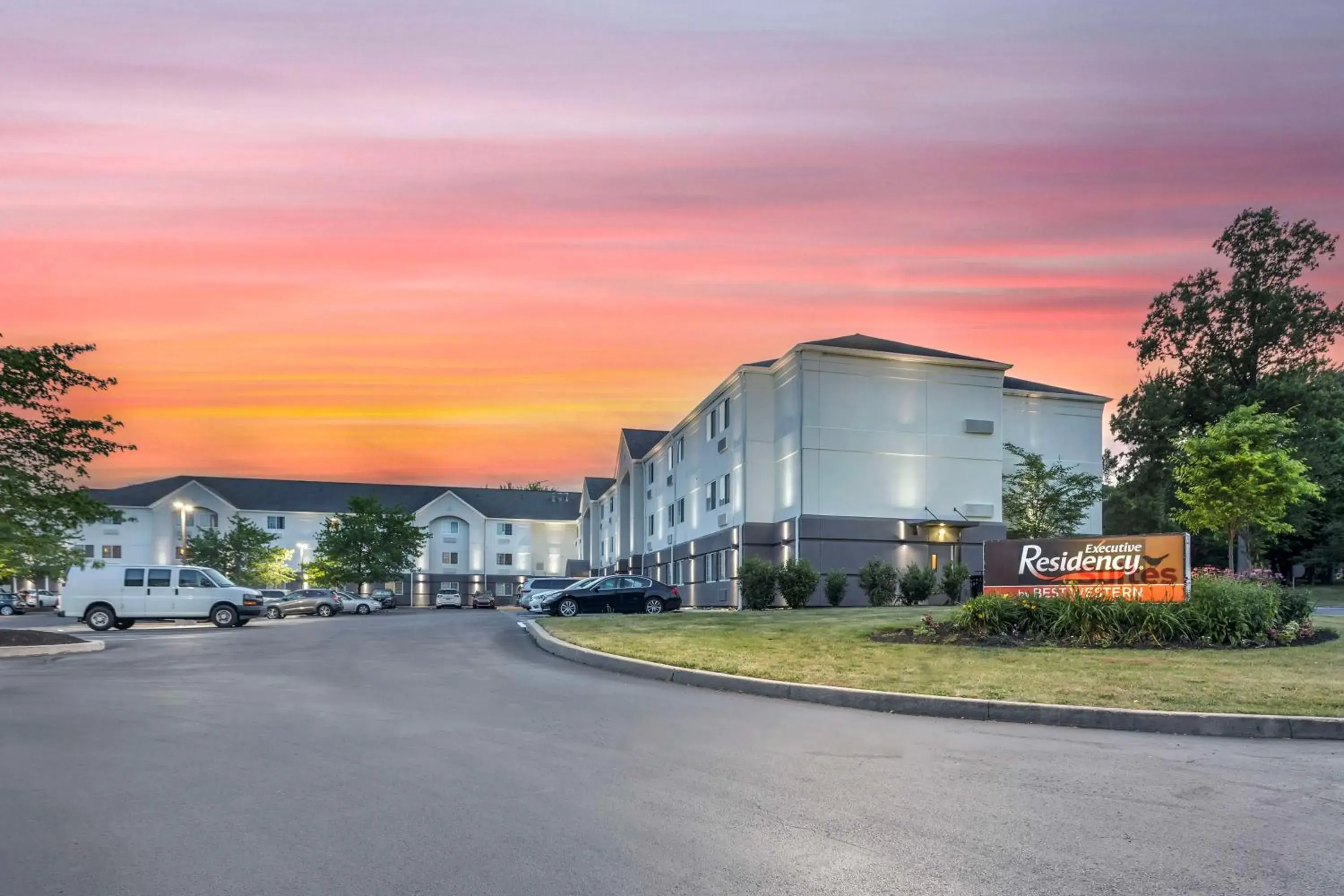 Property building in Executive Residency by Best Western Philadelphia-Willow Grove Property building in Executive Residency by Best Western Philadelphia-Willow Grove