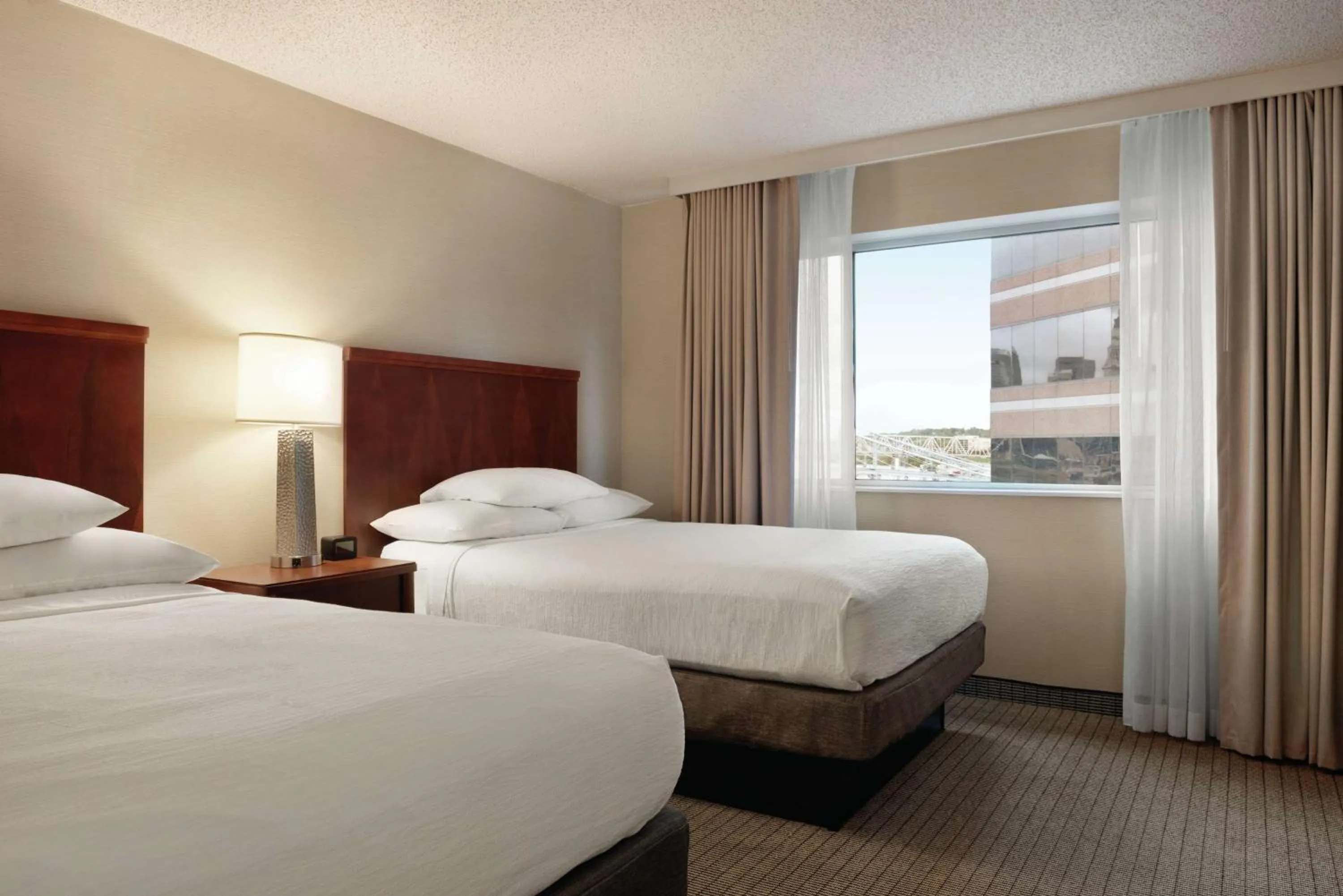 Bed in Embassy Suites Cincinnati - RiverCenter