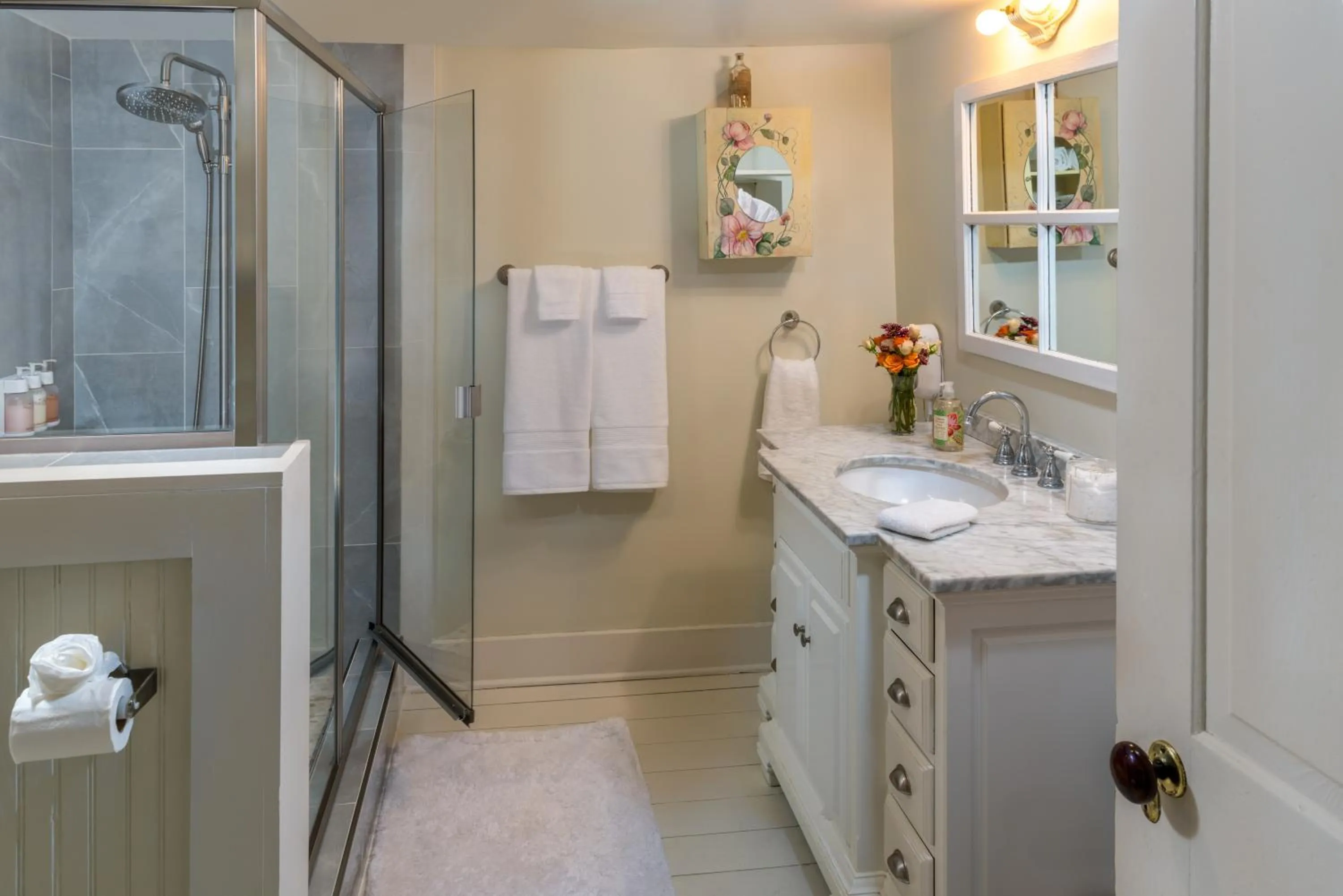 Bathroom in Maison D'Memoire Bed & Breakfast Cottages