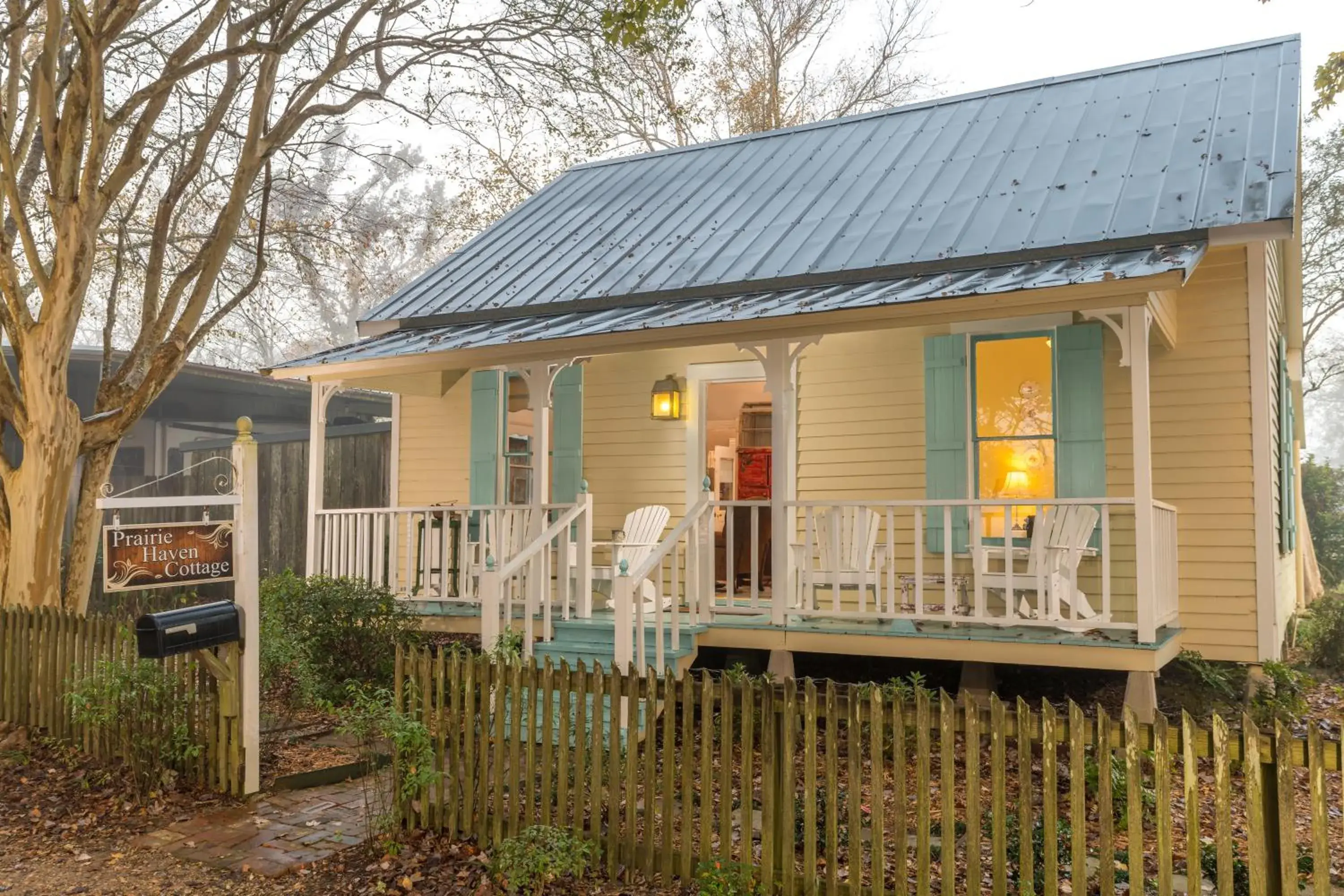 Two-Bedroom Bungalow in Maison D'Memoire Bed & Breakfast Cottages Two-Bedroom Bungalow in Maison D'Memoire Bed & Breakfast Cottages