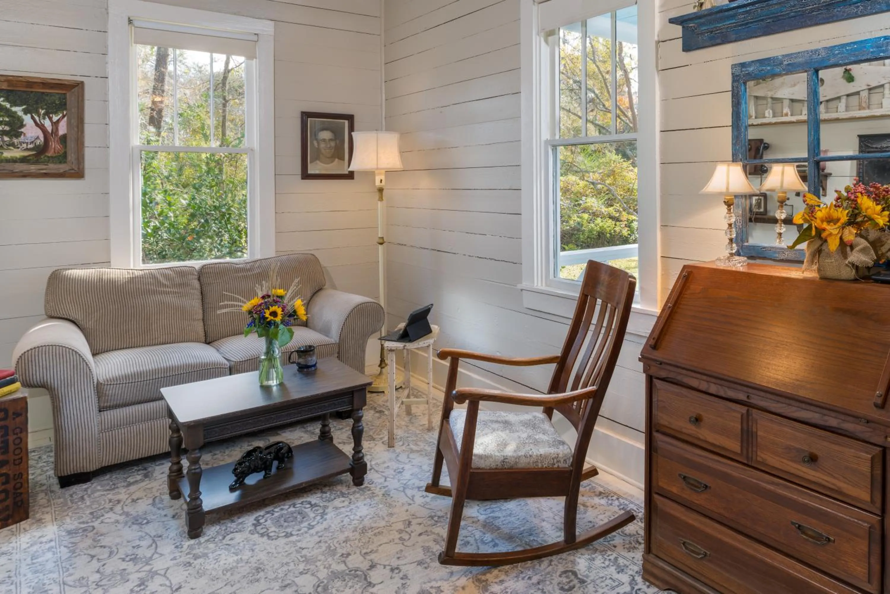 Seating area in Maison D'Memoire Bed & Breakfast Cottages