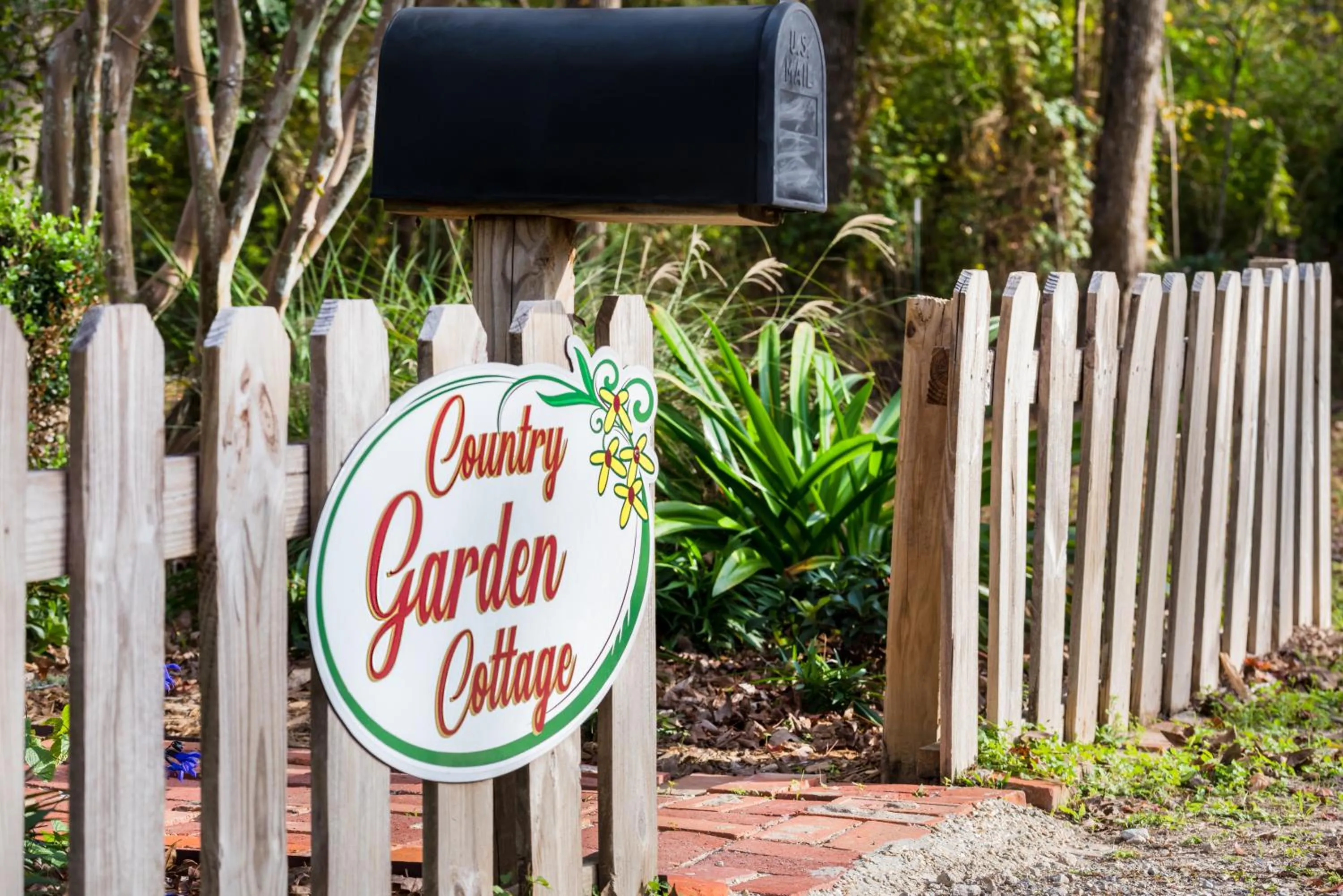 Property logo or sign in Maison D'Memoire Bed & Breakfast Cottages