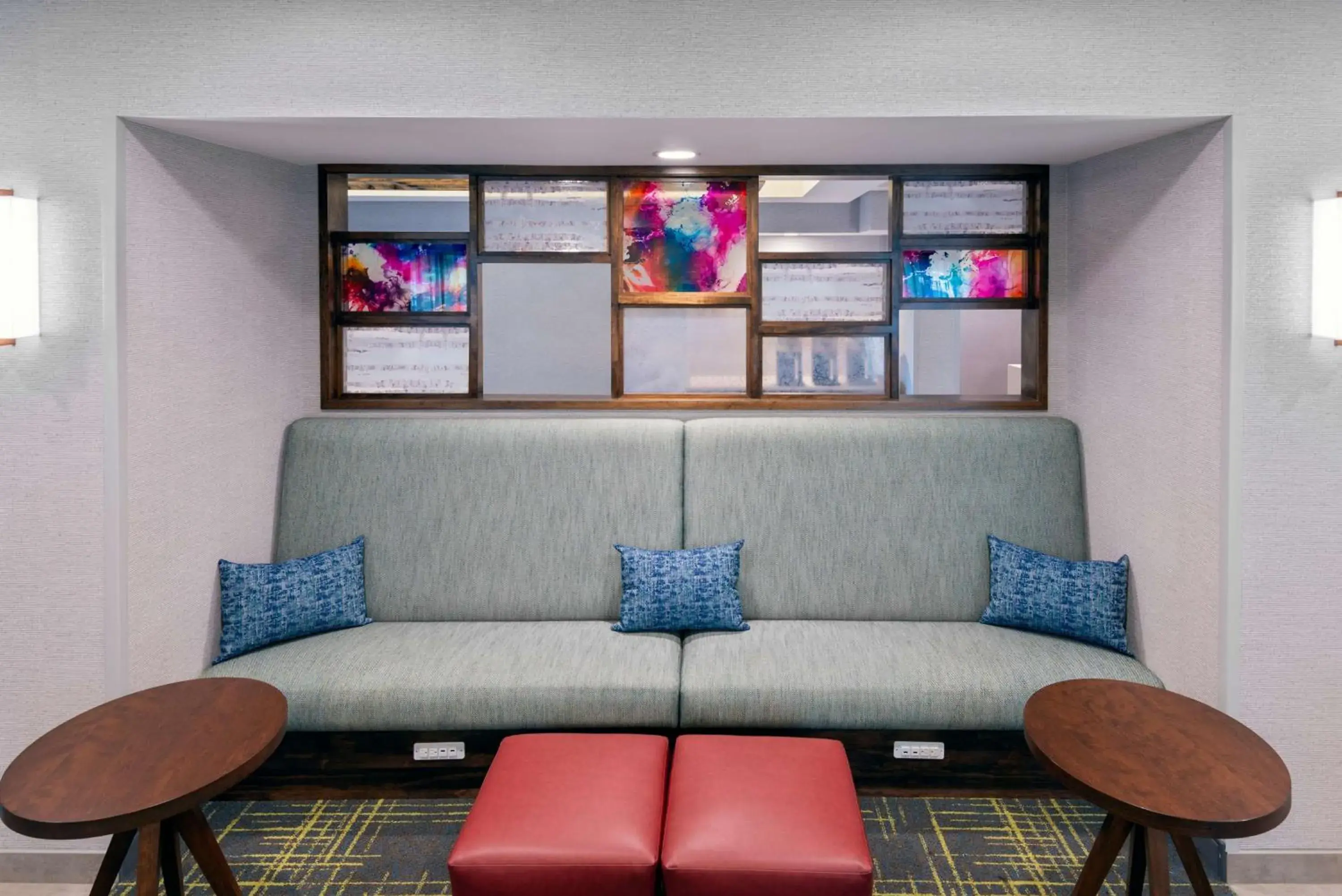 Lobby or reception in Hampton Inn Coventry-Warwick Area Lobby or reception in Hampton Inn Coventry-Warwick Area