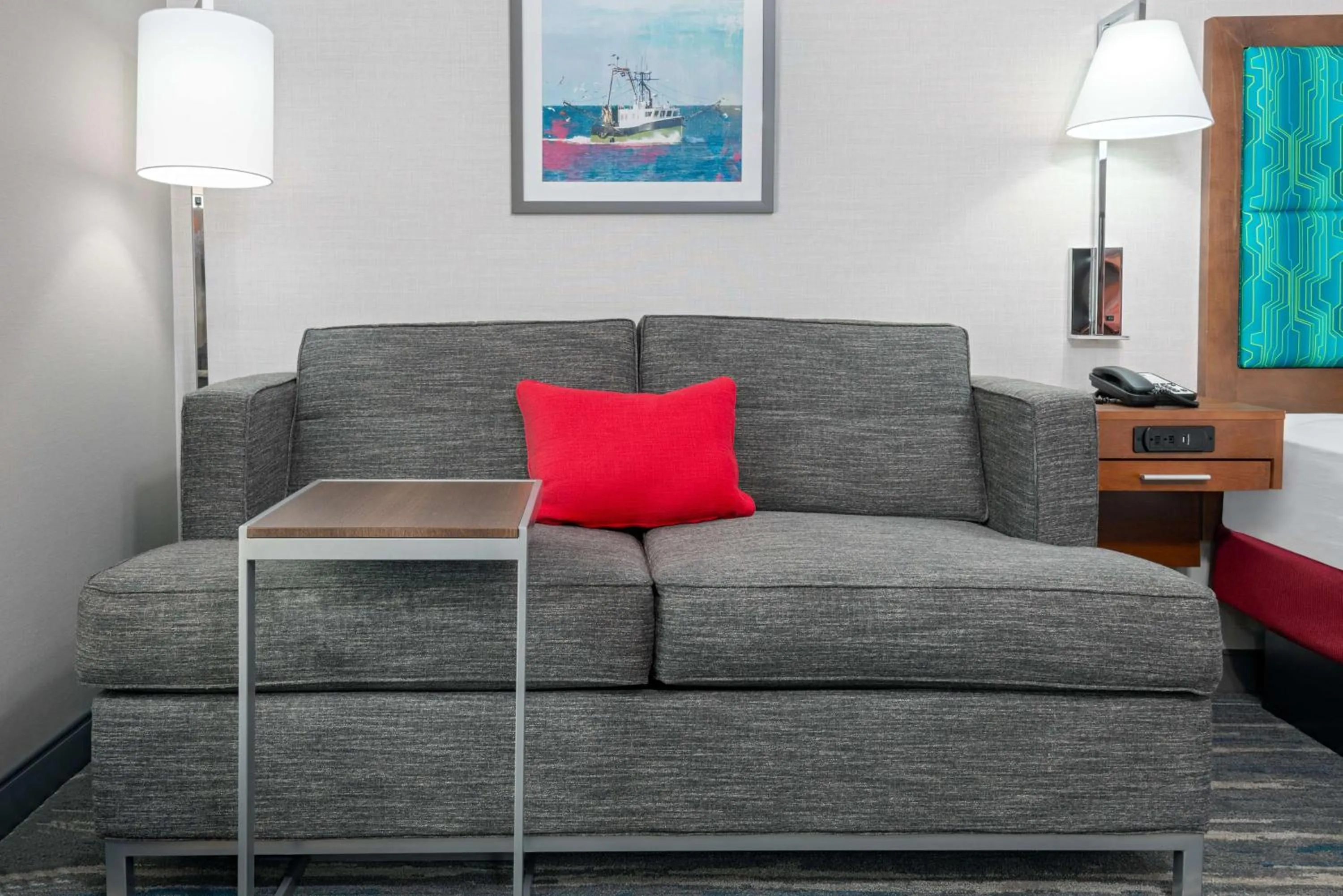 Living room in Hampton Inn Coventry-Warwick Area